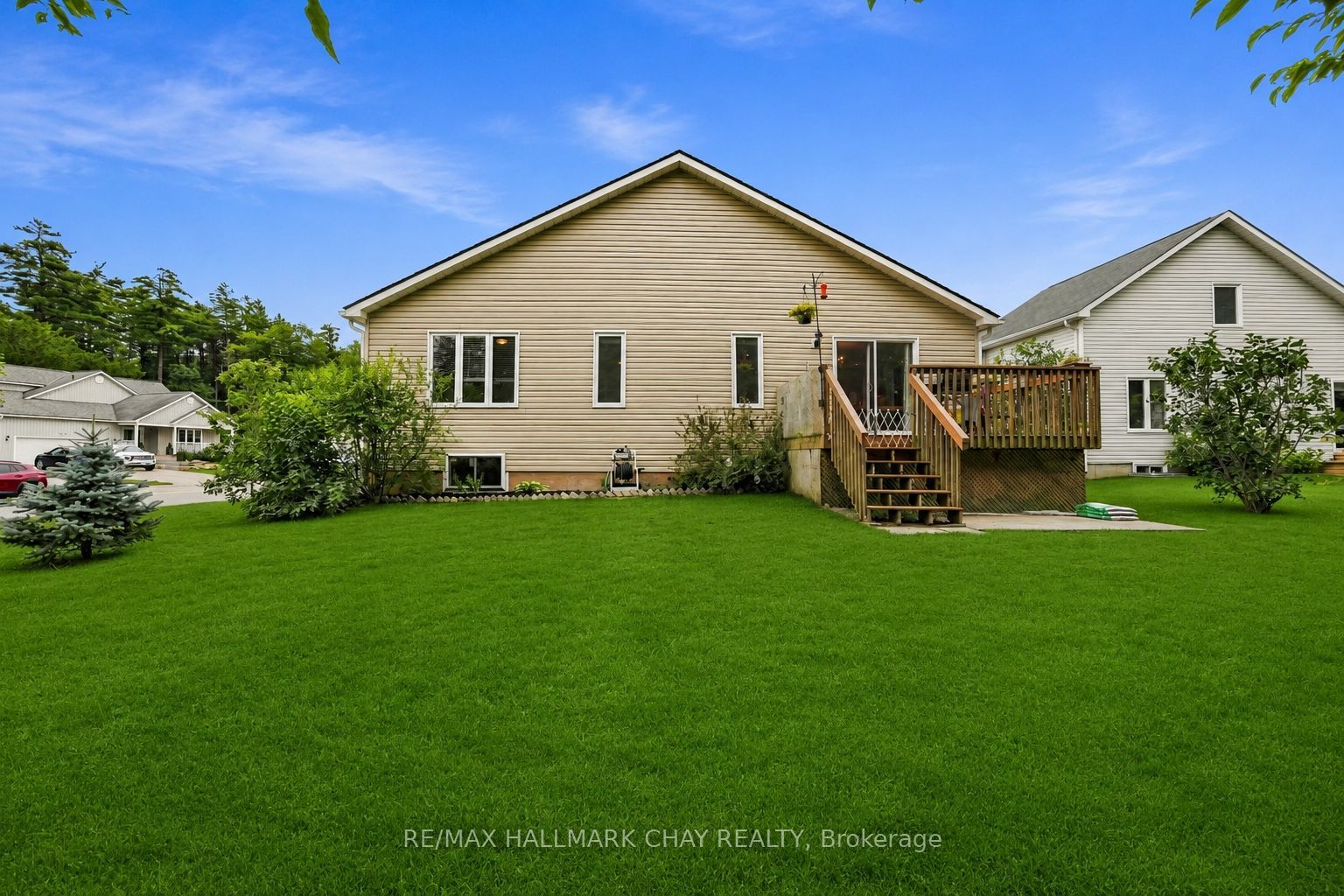 156 Pineridge Gate Property Photo 19