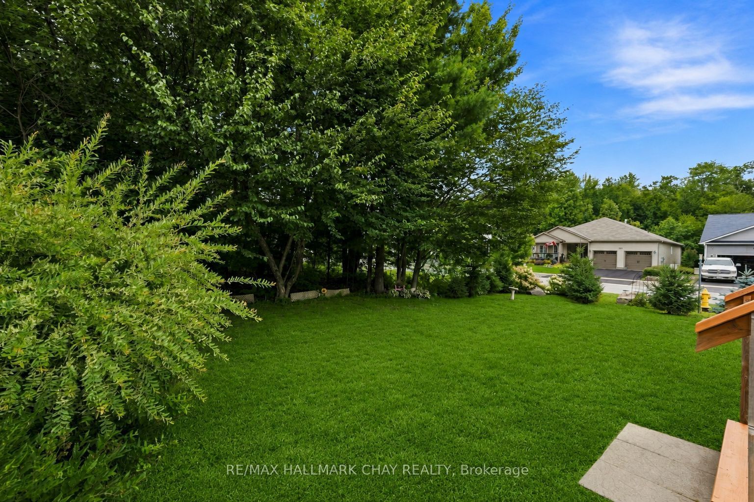 156 Pineridge Gate Property Photo 20
