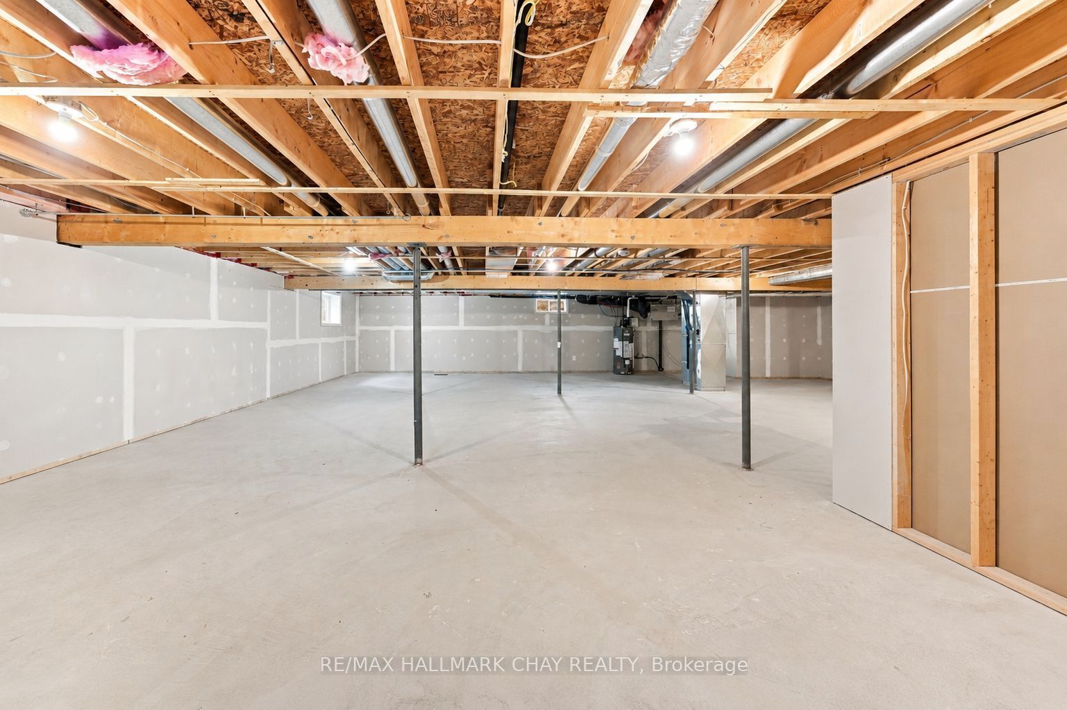 156 Pineridge Gate Property Photo 25