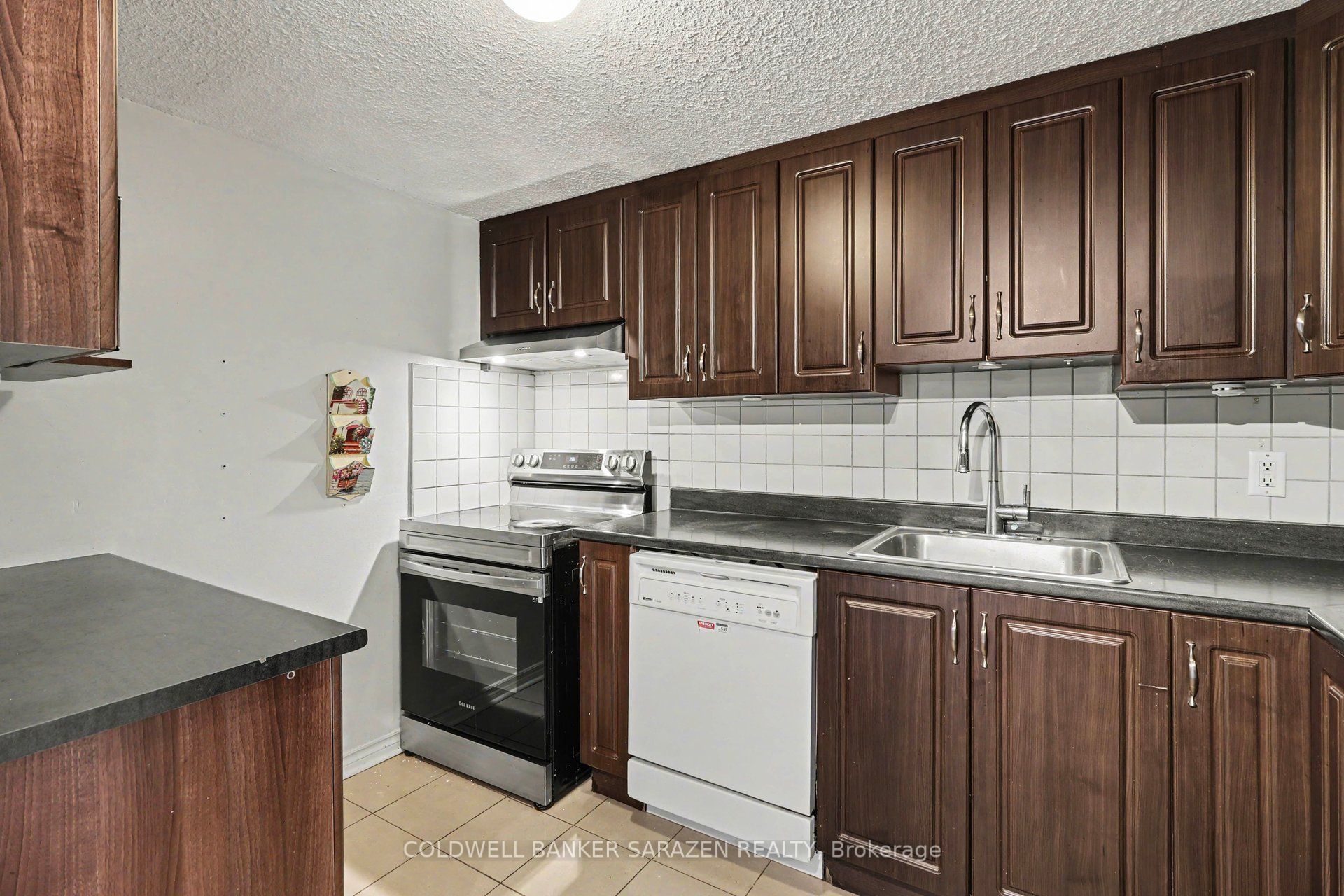 1785 Frobisher Lane 2001 Property Photo 6
