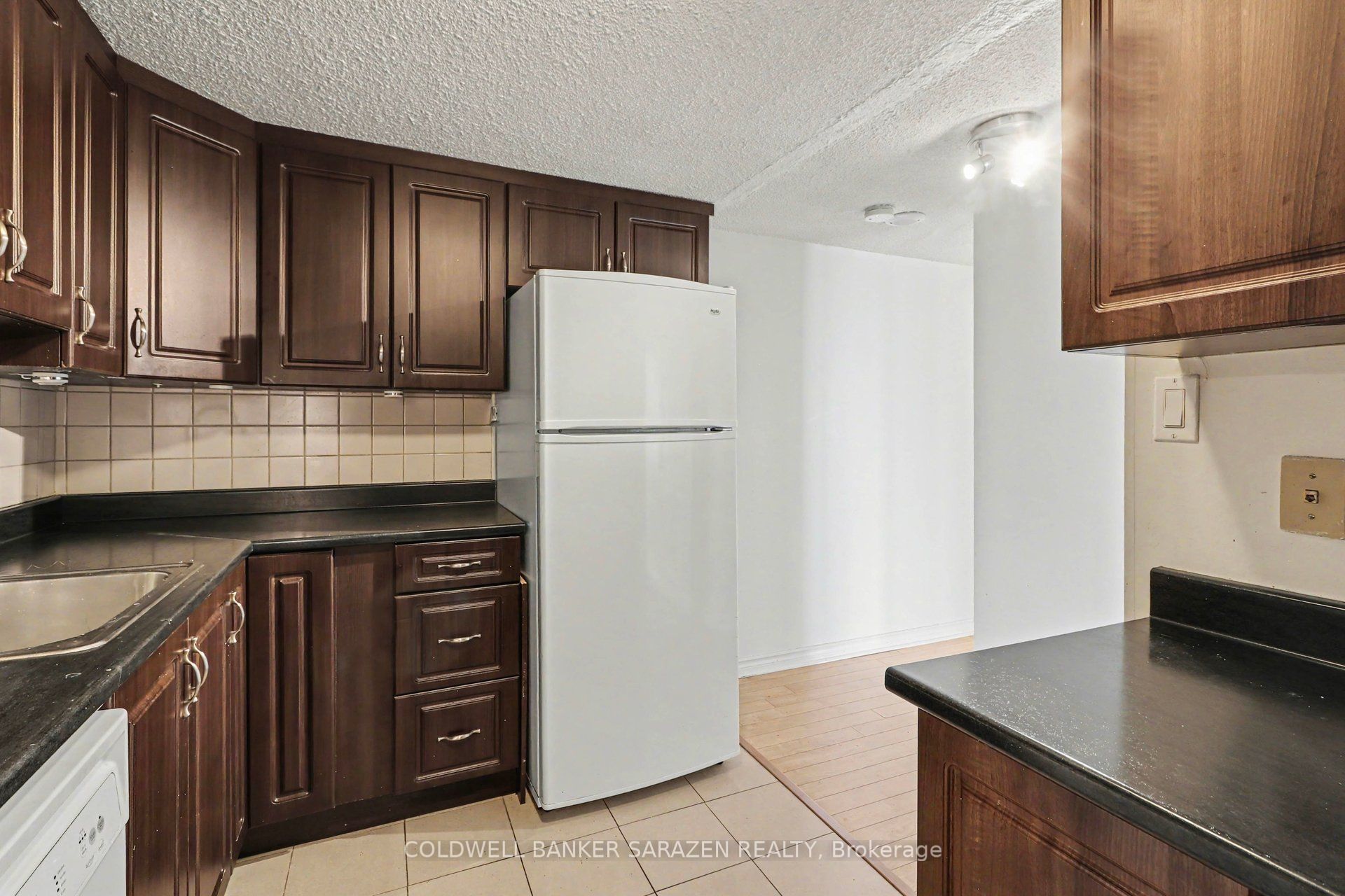 1785 Frobisher Lane 2001 Property Photo 7