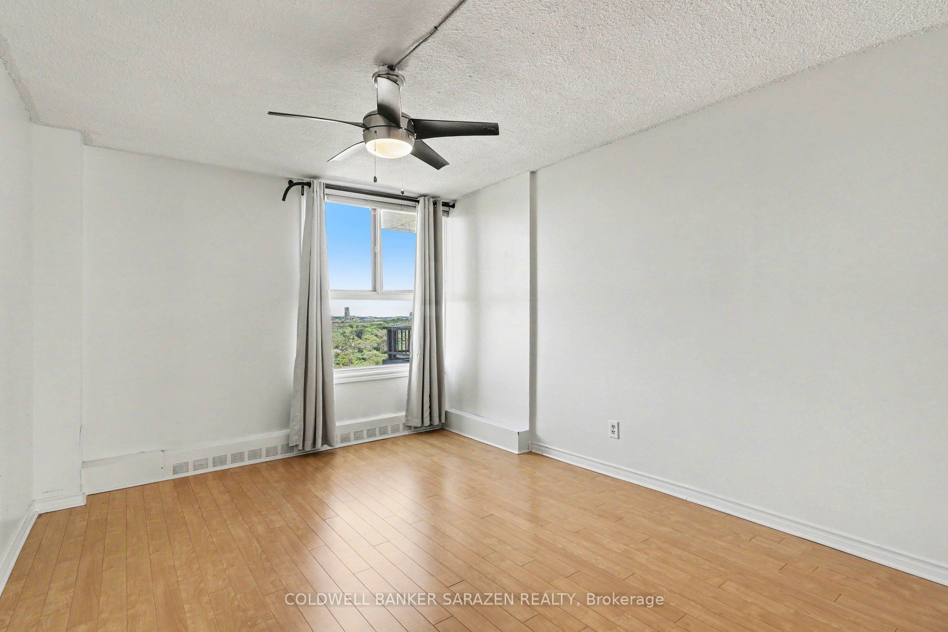 1785 Frobisher Lane 2001 Property Photo 8