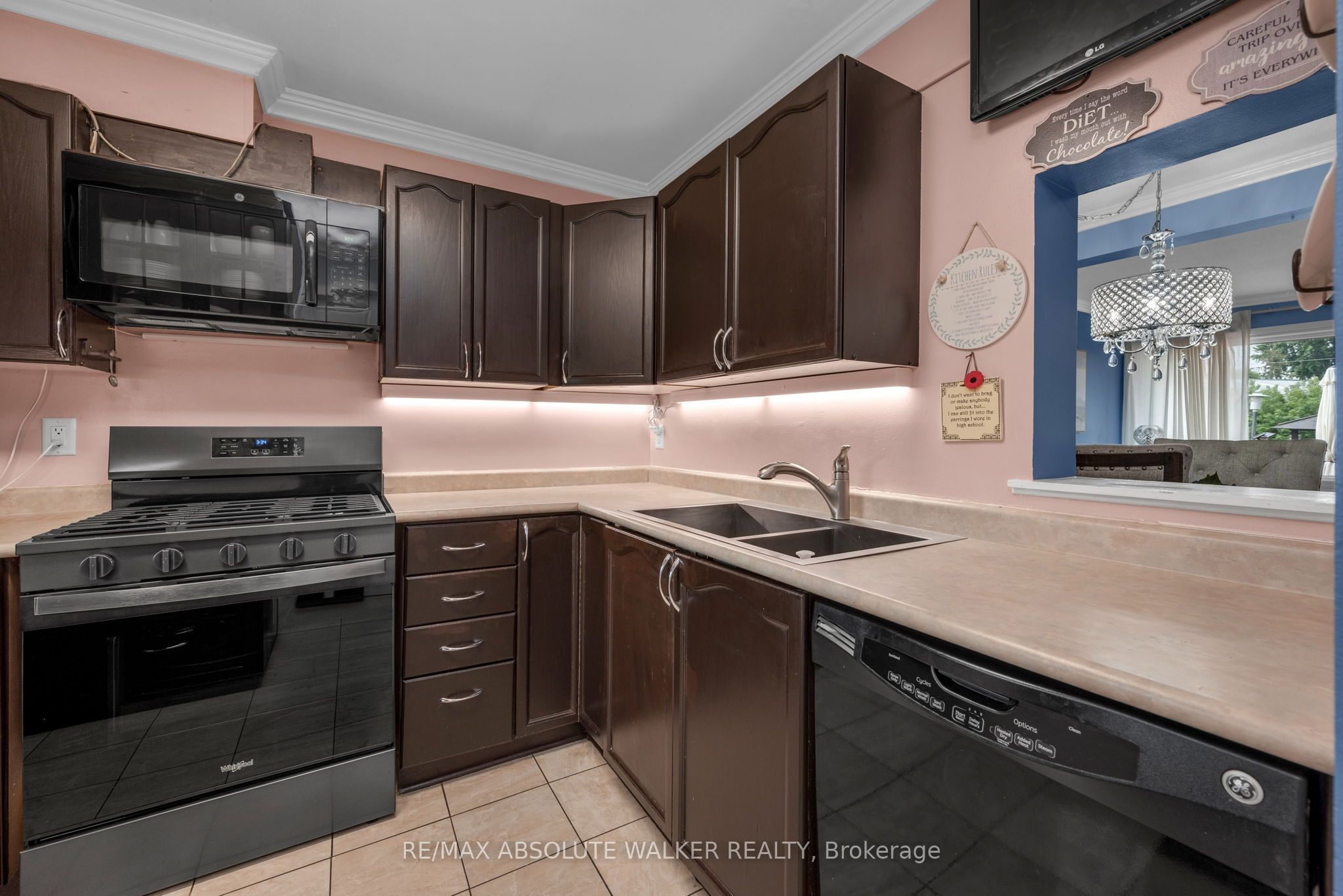 1752 Stonehenge Crescent Property Photo 11