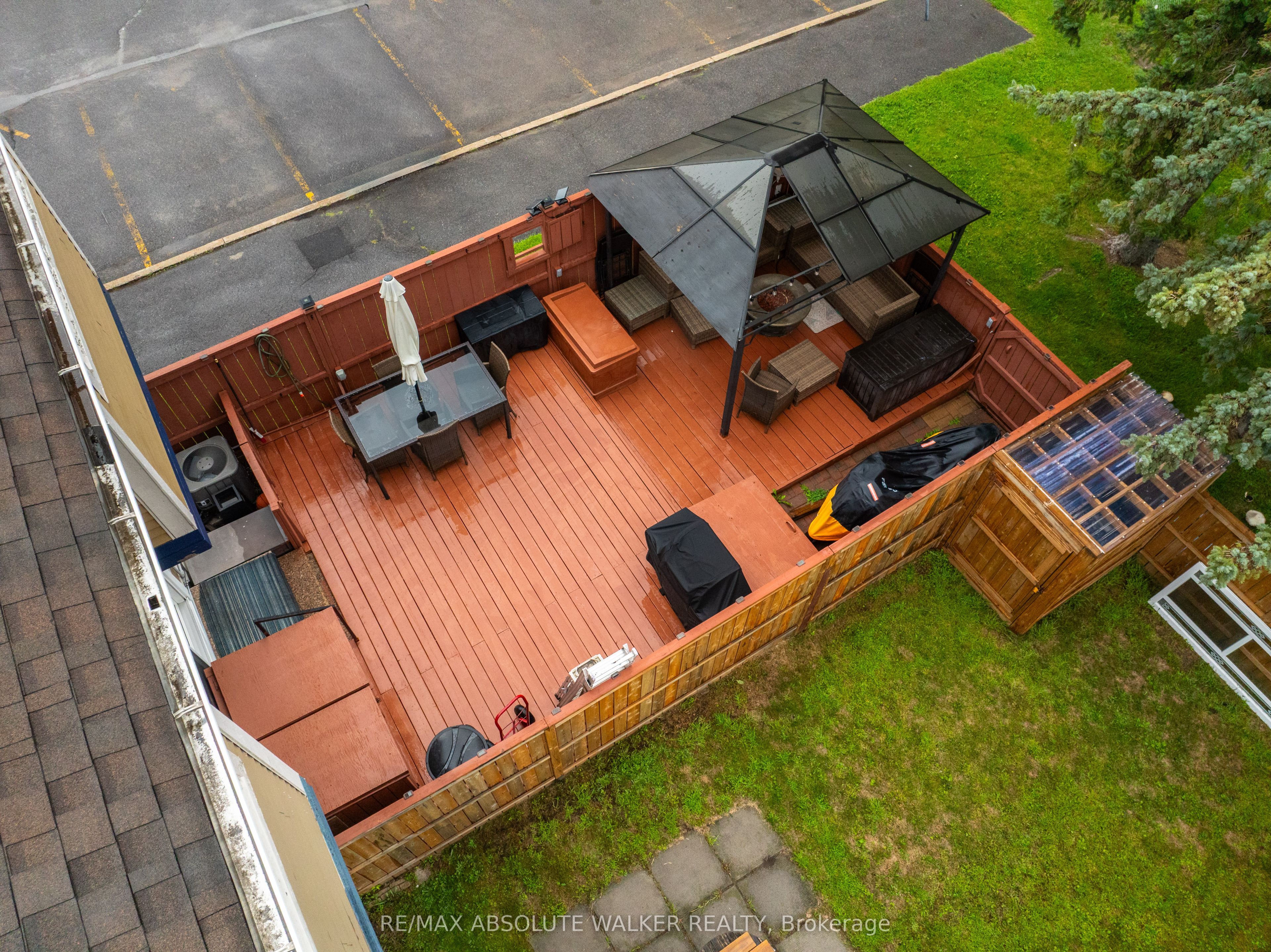 1752 Stonehenge Crescent Property Photo 29