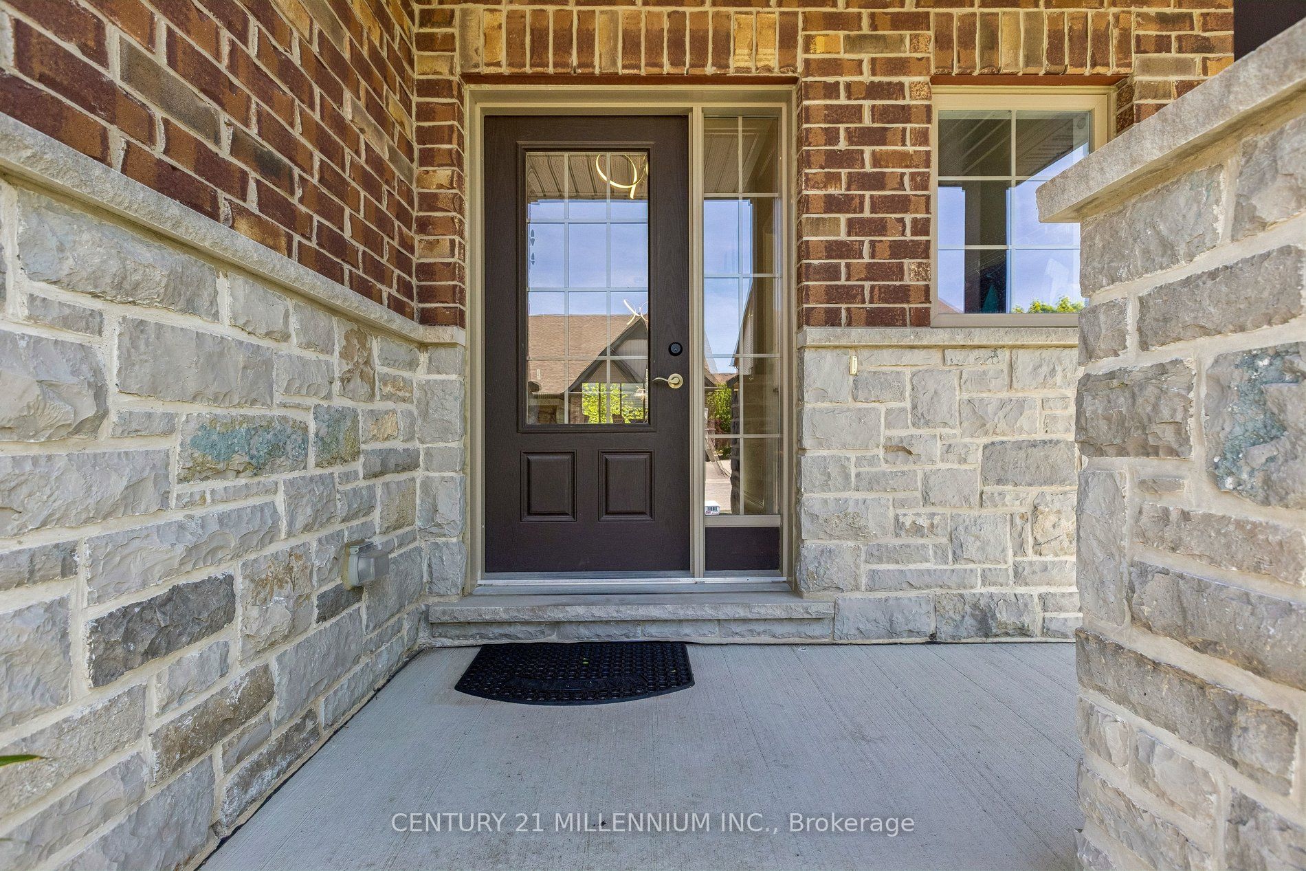 14 Strome Lane Property Photo 4