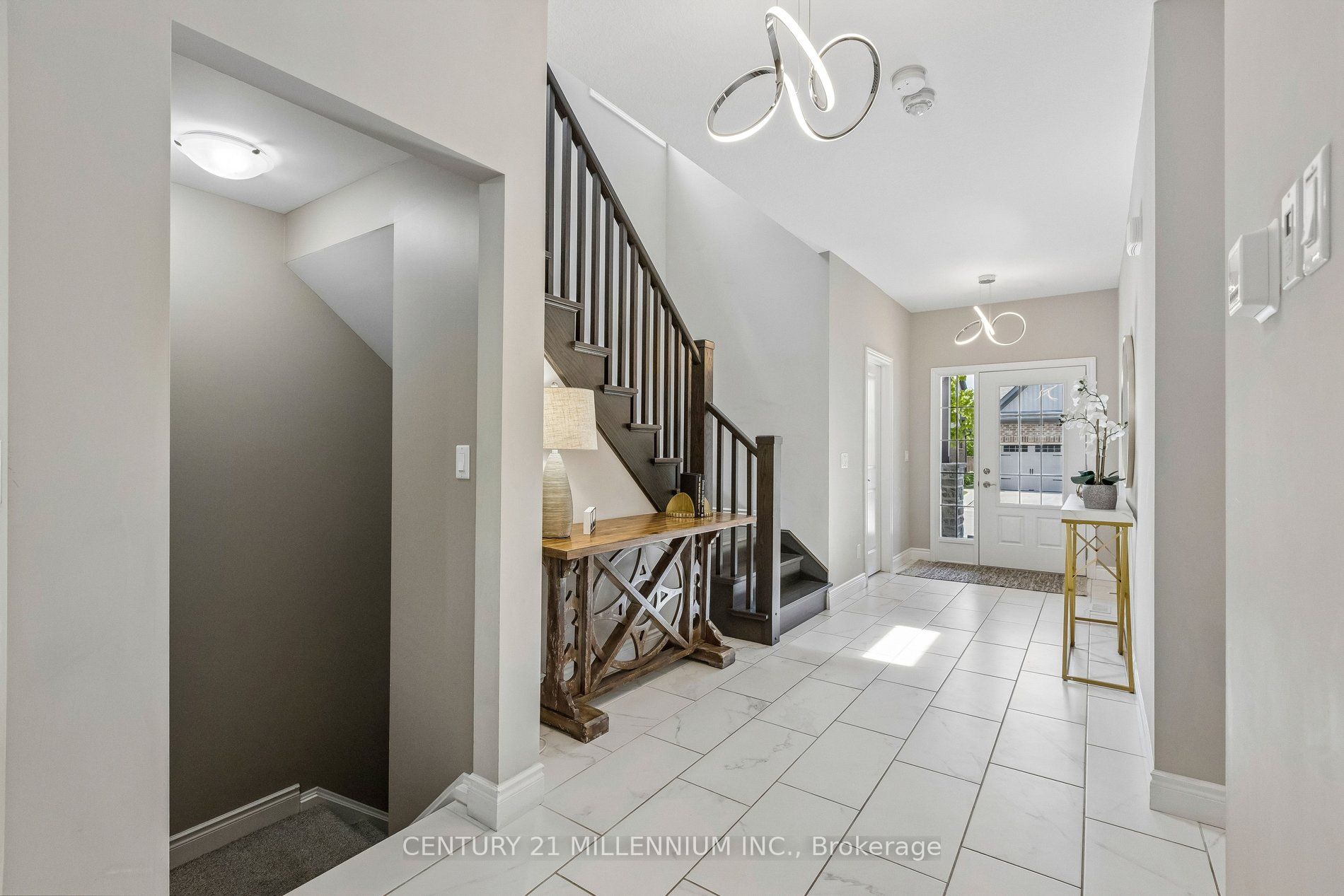 14 Strome Lane Property Photo 7