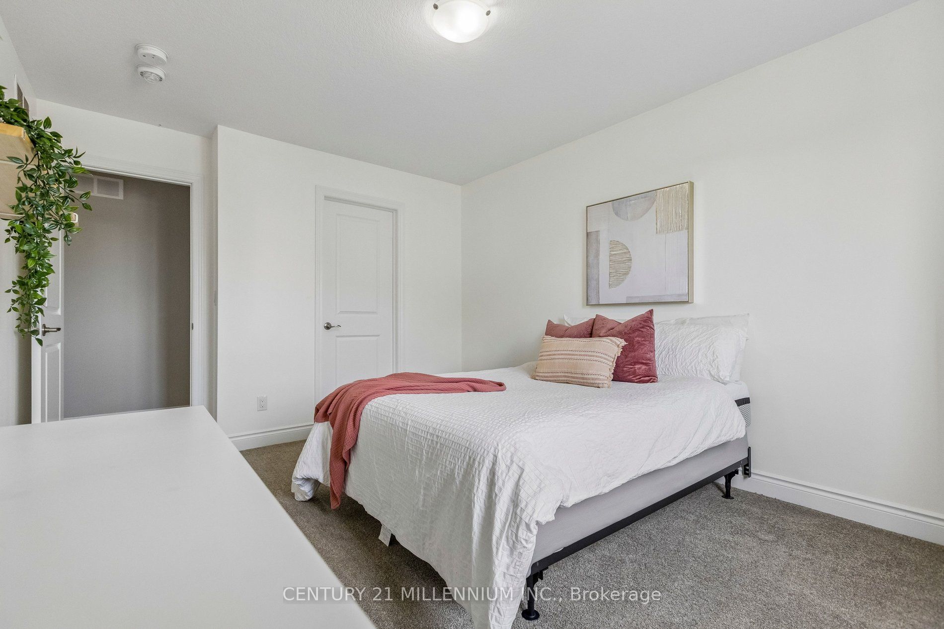 14 Strome Lane Property Photo 35