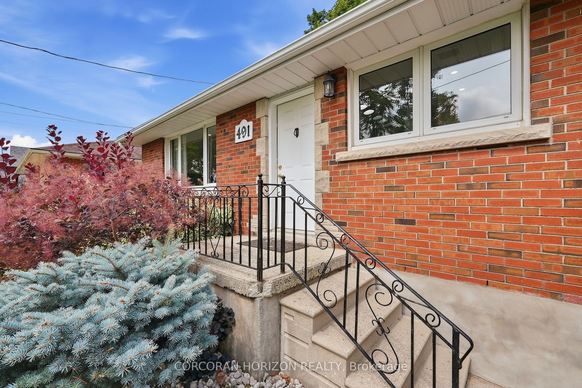 491 St George Street E Property Photo 4