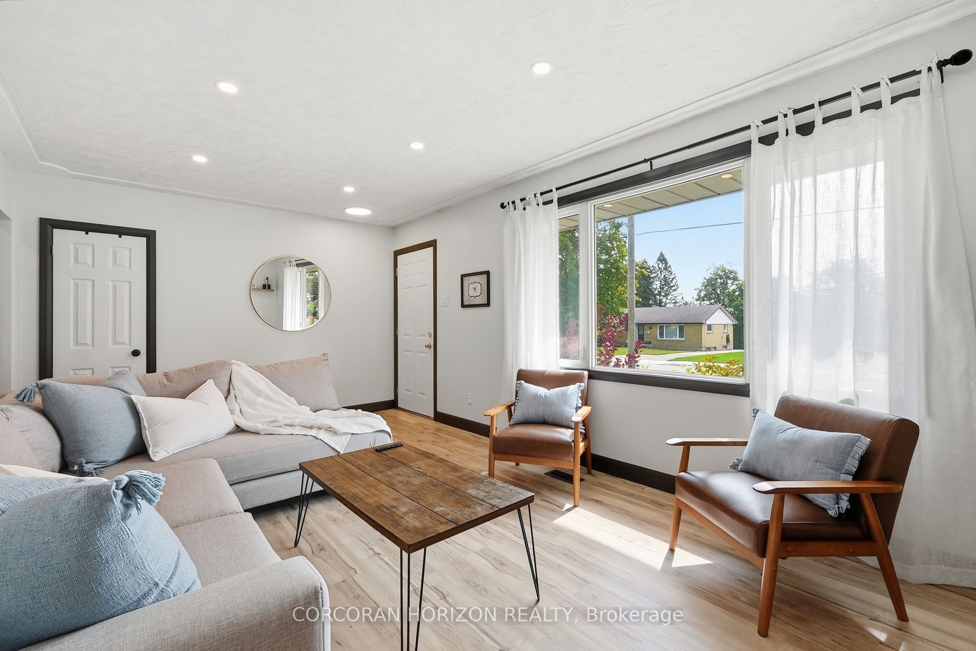 491 St George Street E Property Photo 7