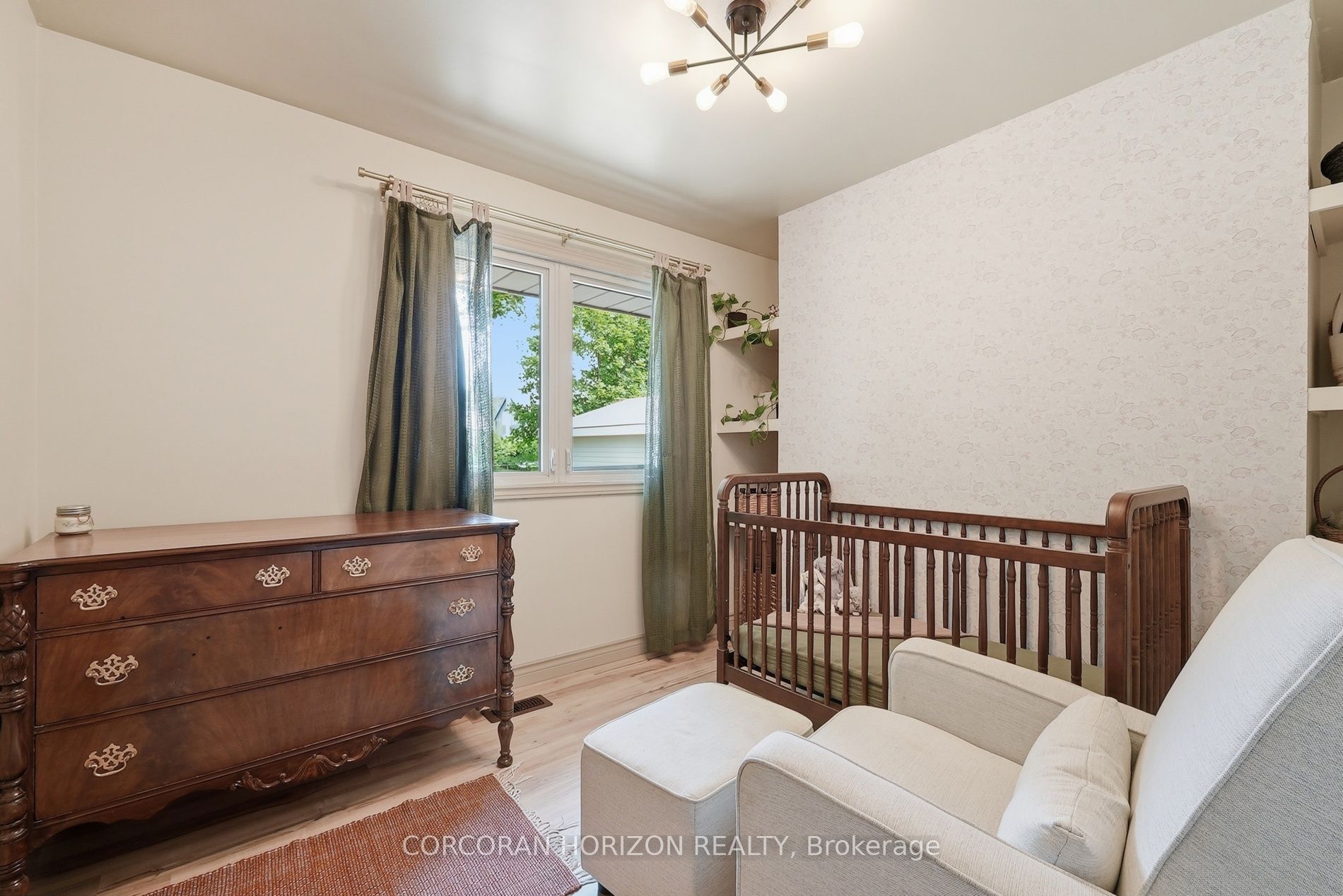 491 St George Street E Property Photo 14