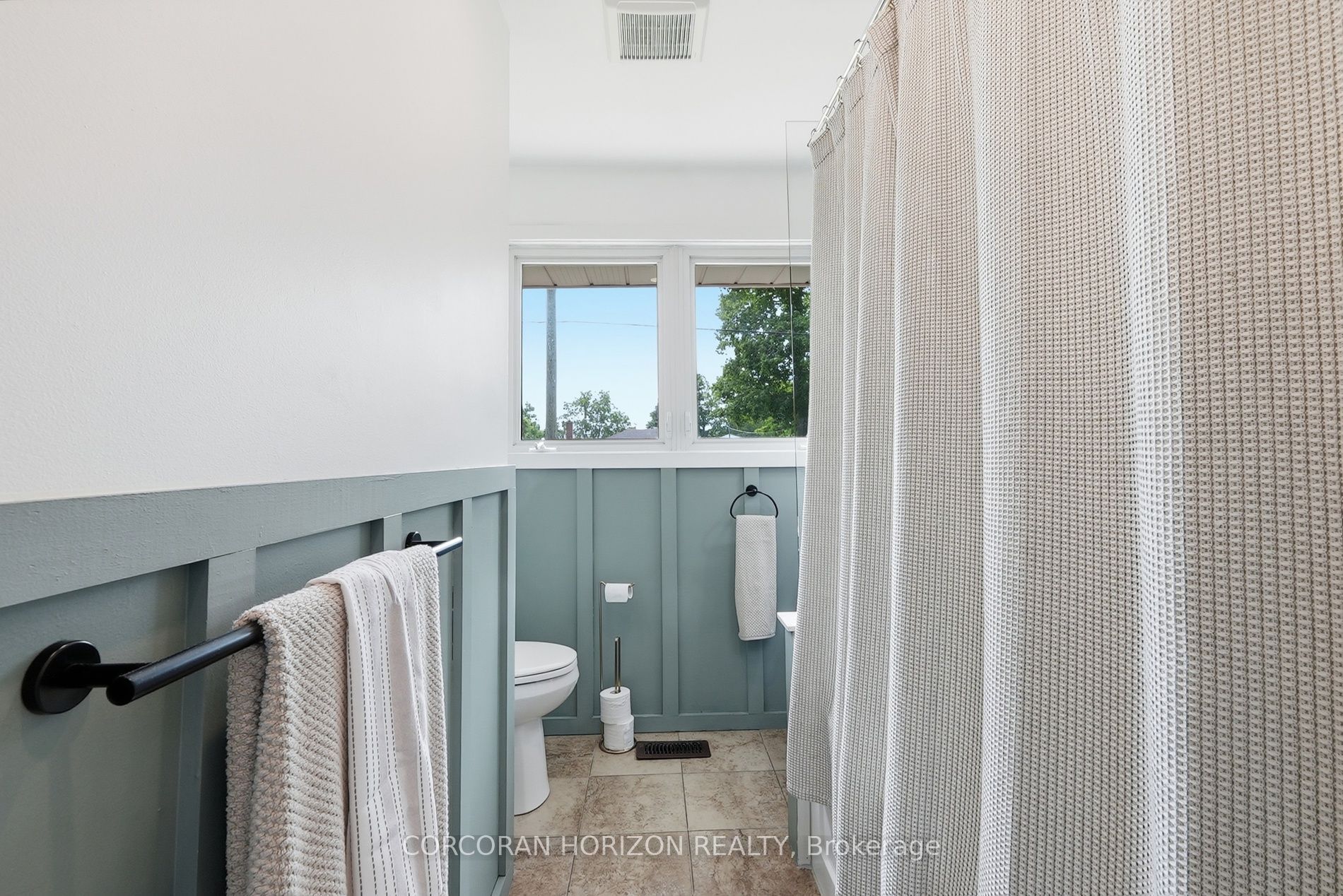 491 St George Street E Property Photo 21