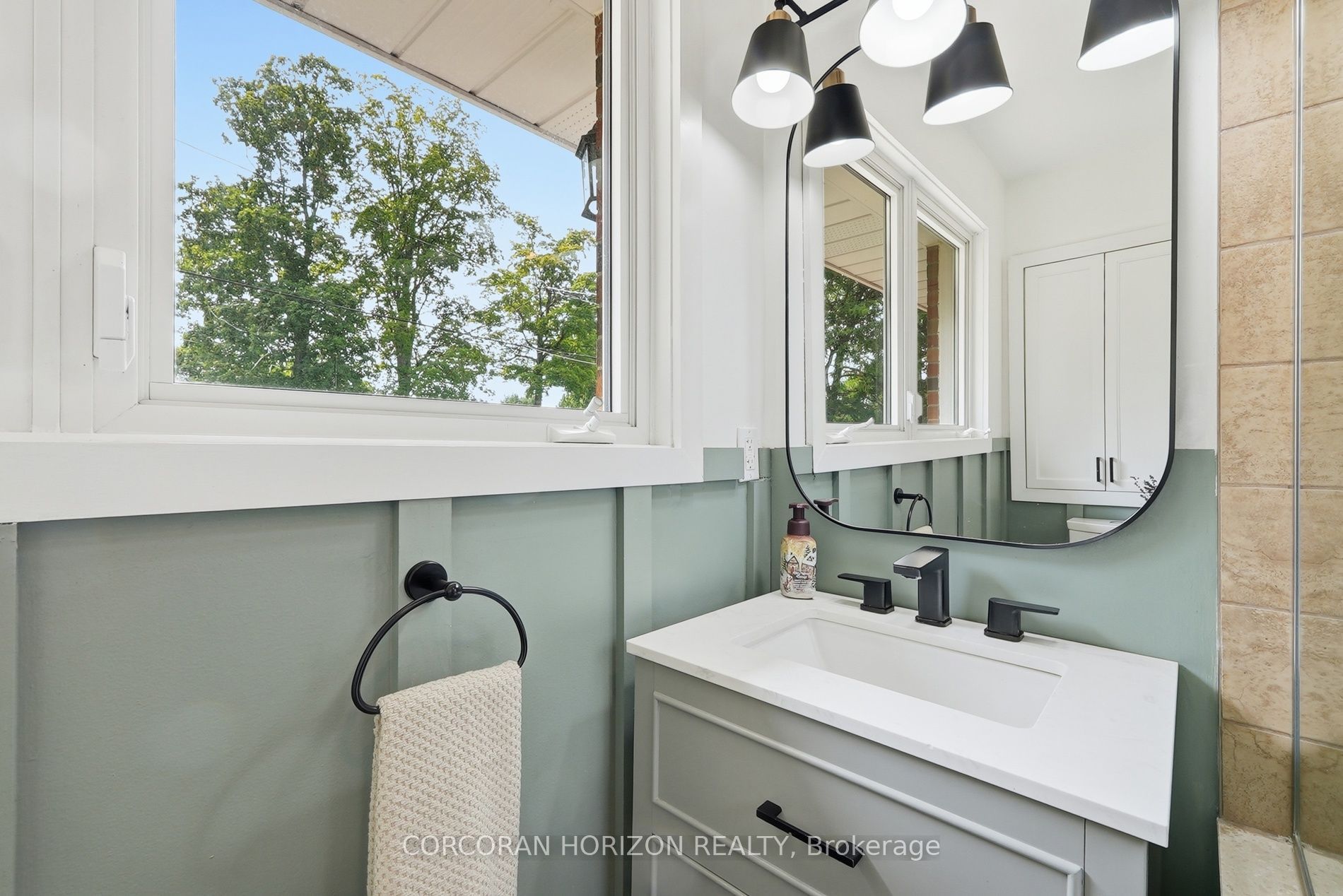 491 St George Street E Property Photo 22