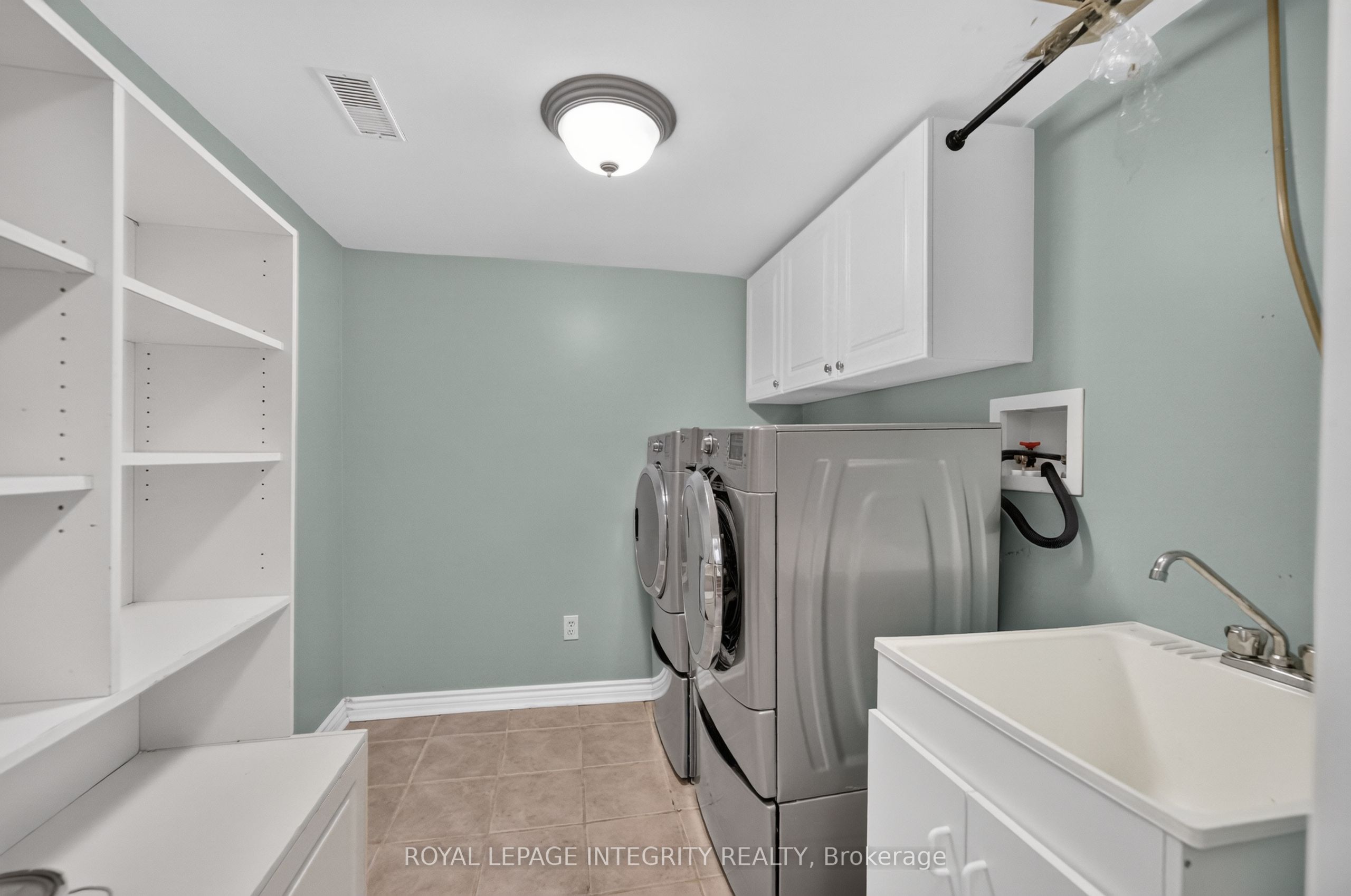 1883 Des Prairies Avenue Property Photo 32