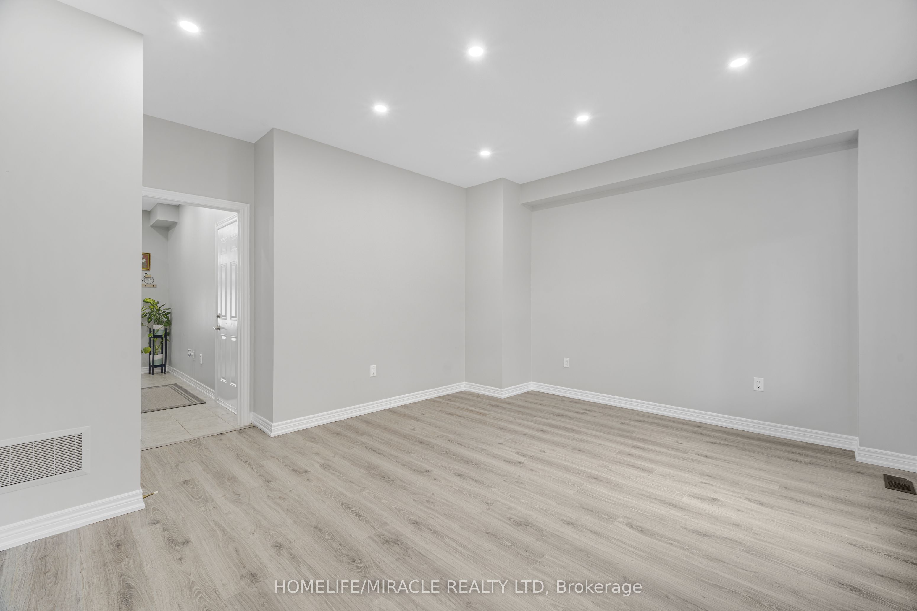 1890 Rymal Road E 144 Property Photo 14
