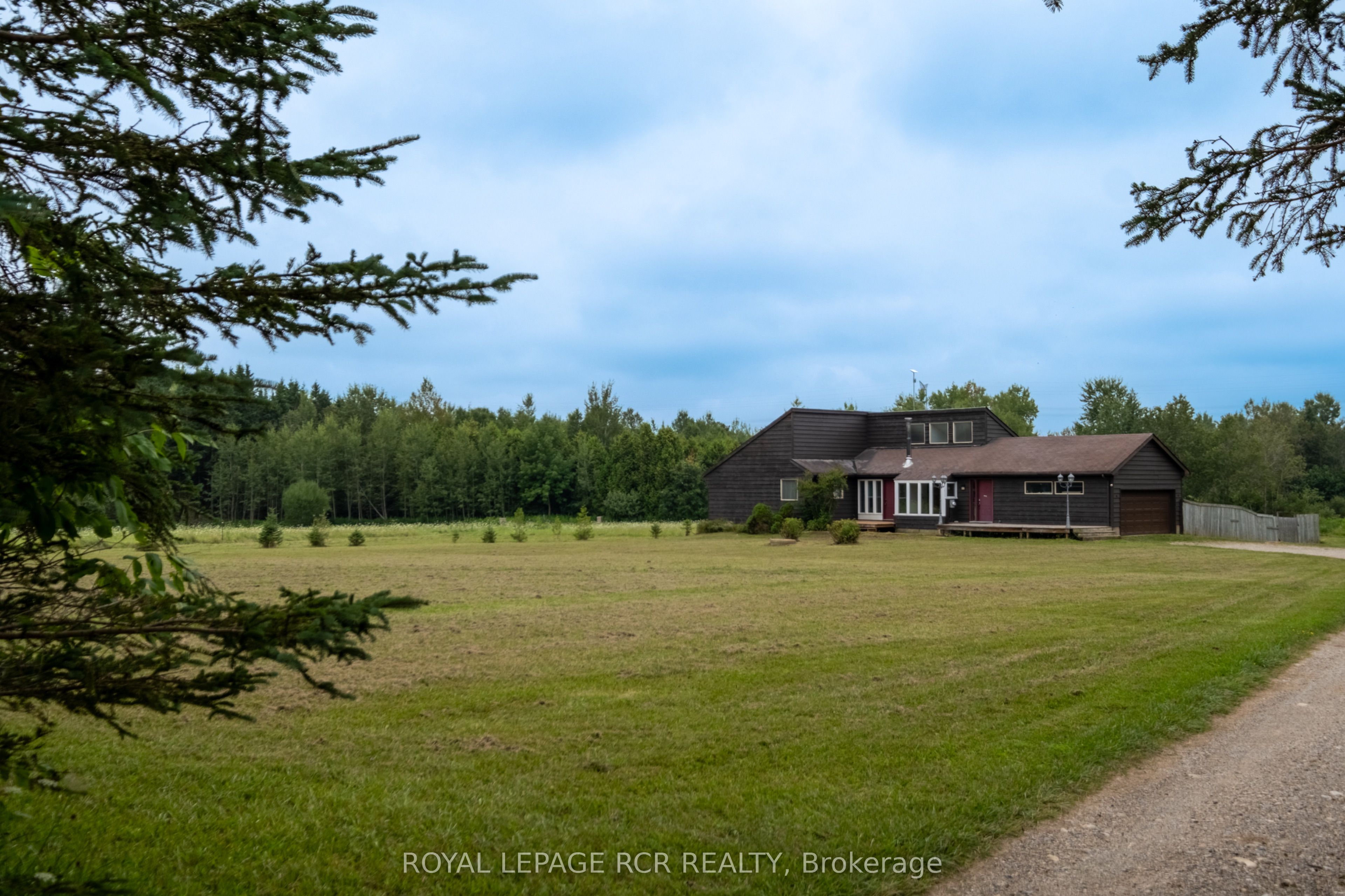 6066 4th Line Property Photo 15