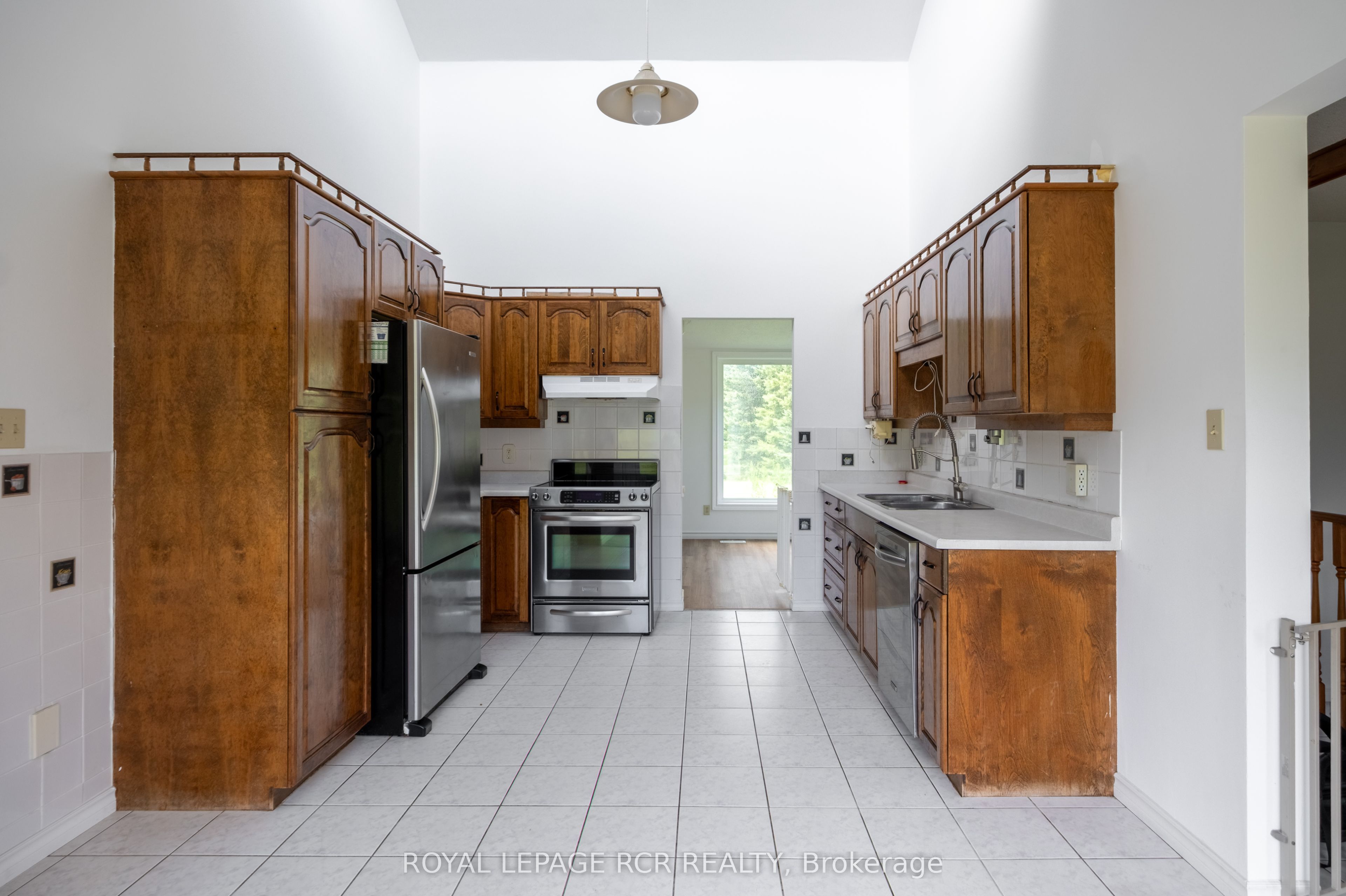 6066 4th Line Property Photo 19