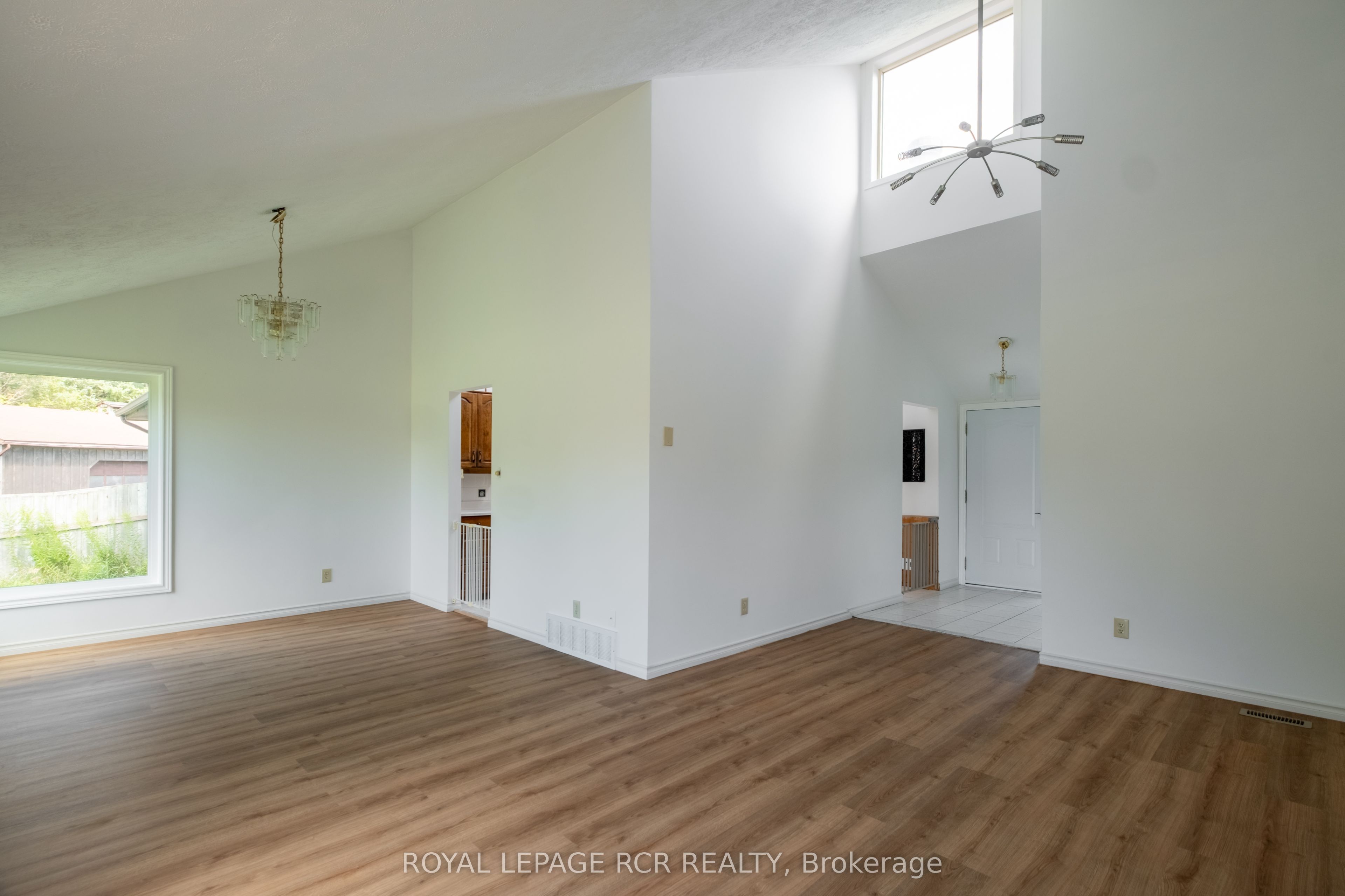 6066 4th Line Property Photo 21