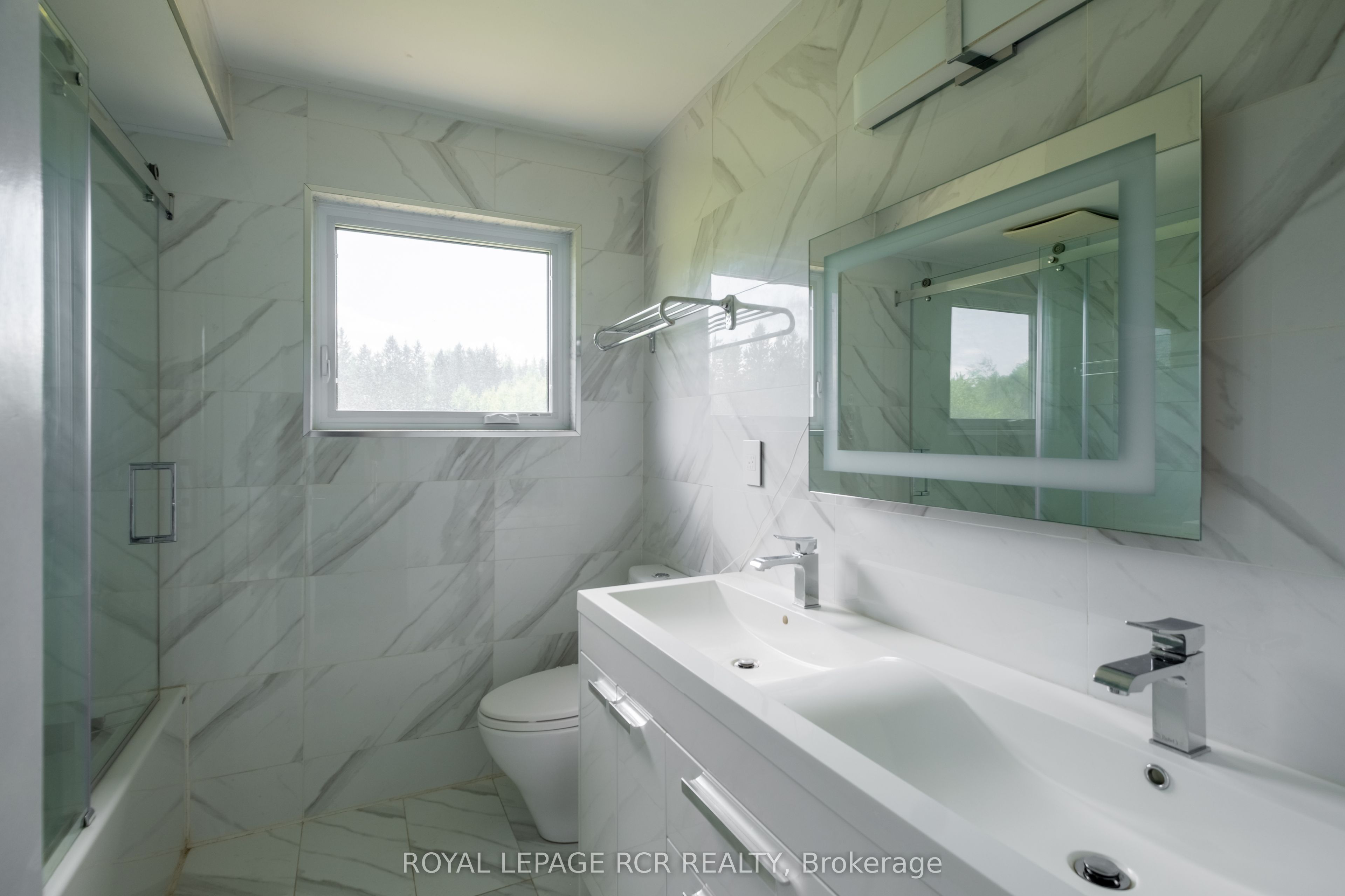 6066 4th Line Property Photo 28