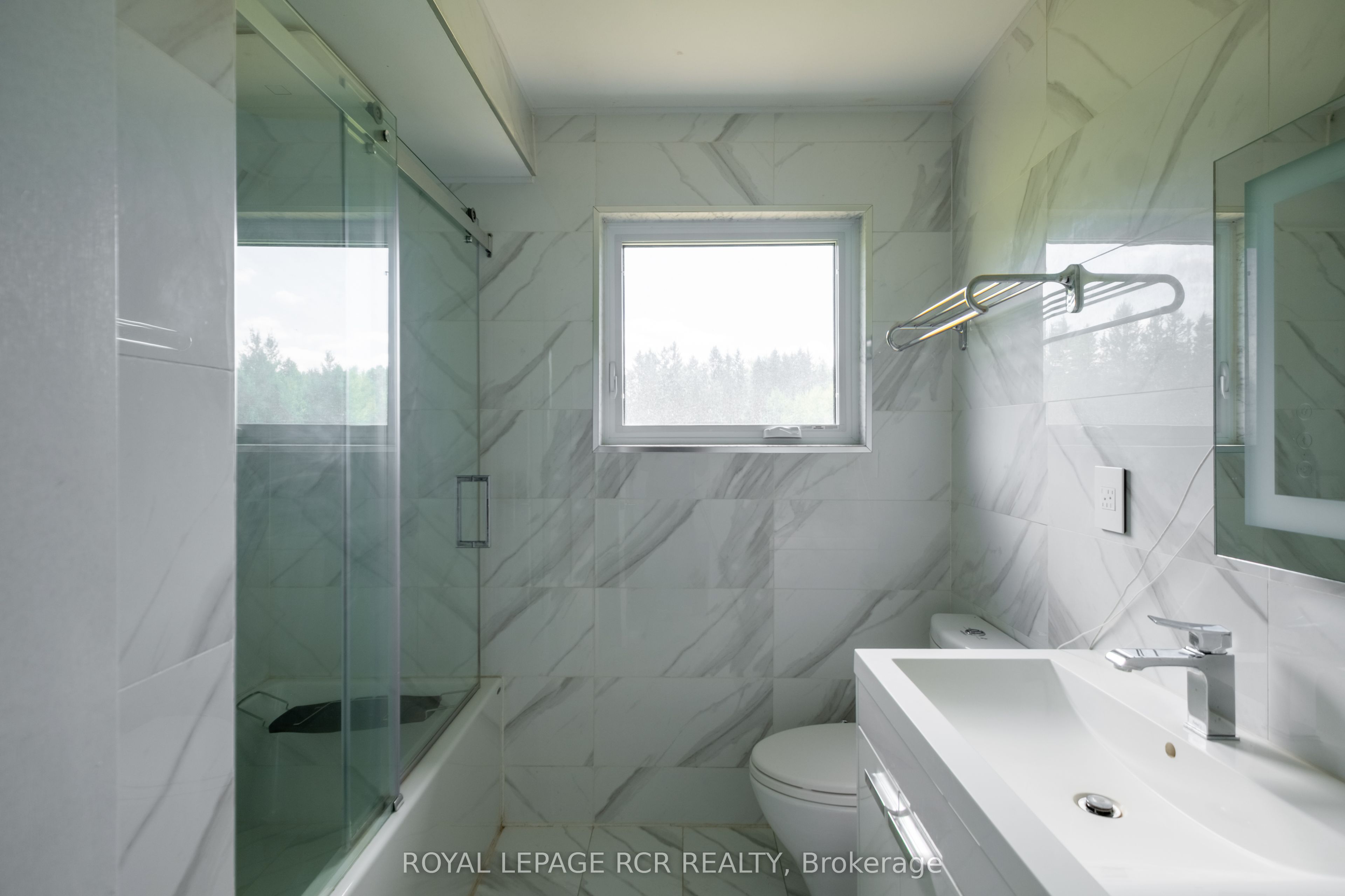 6066 4th Line Property Photo 29