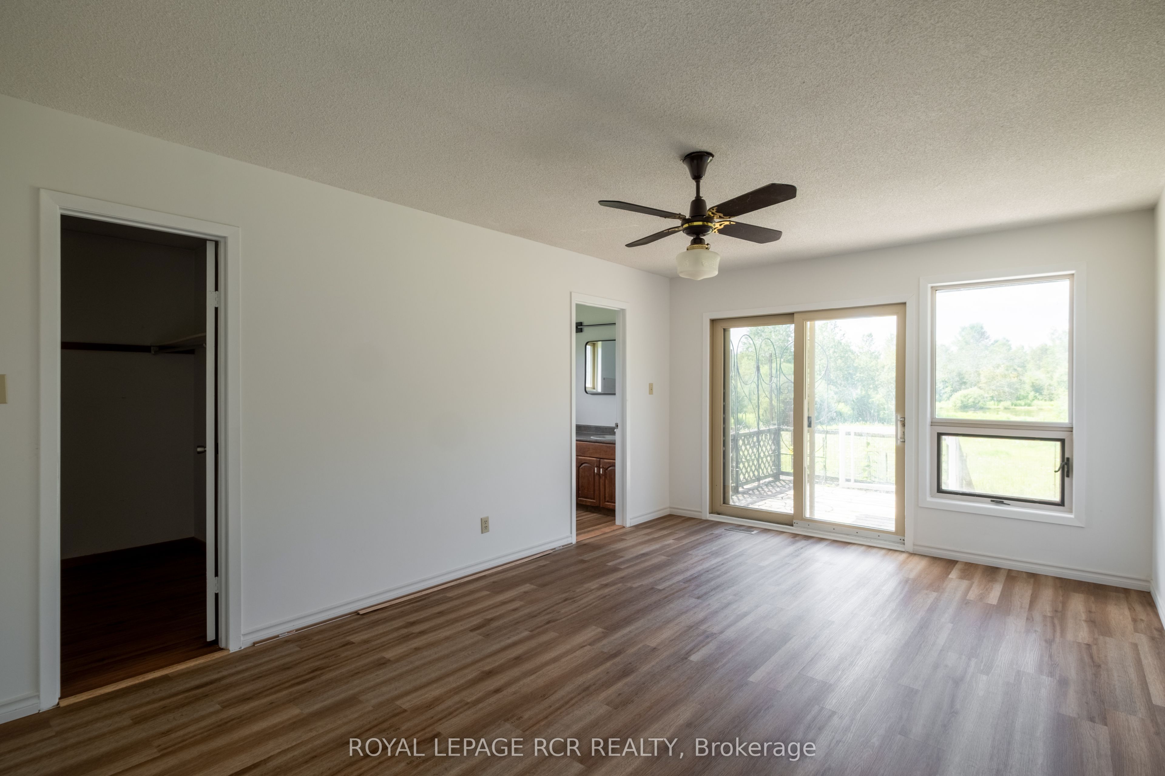 6066 4th Line Property Photo 30