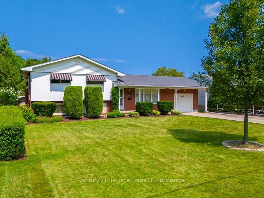 121 Lockhart Drive Property Photo 2