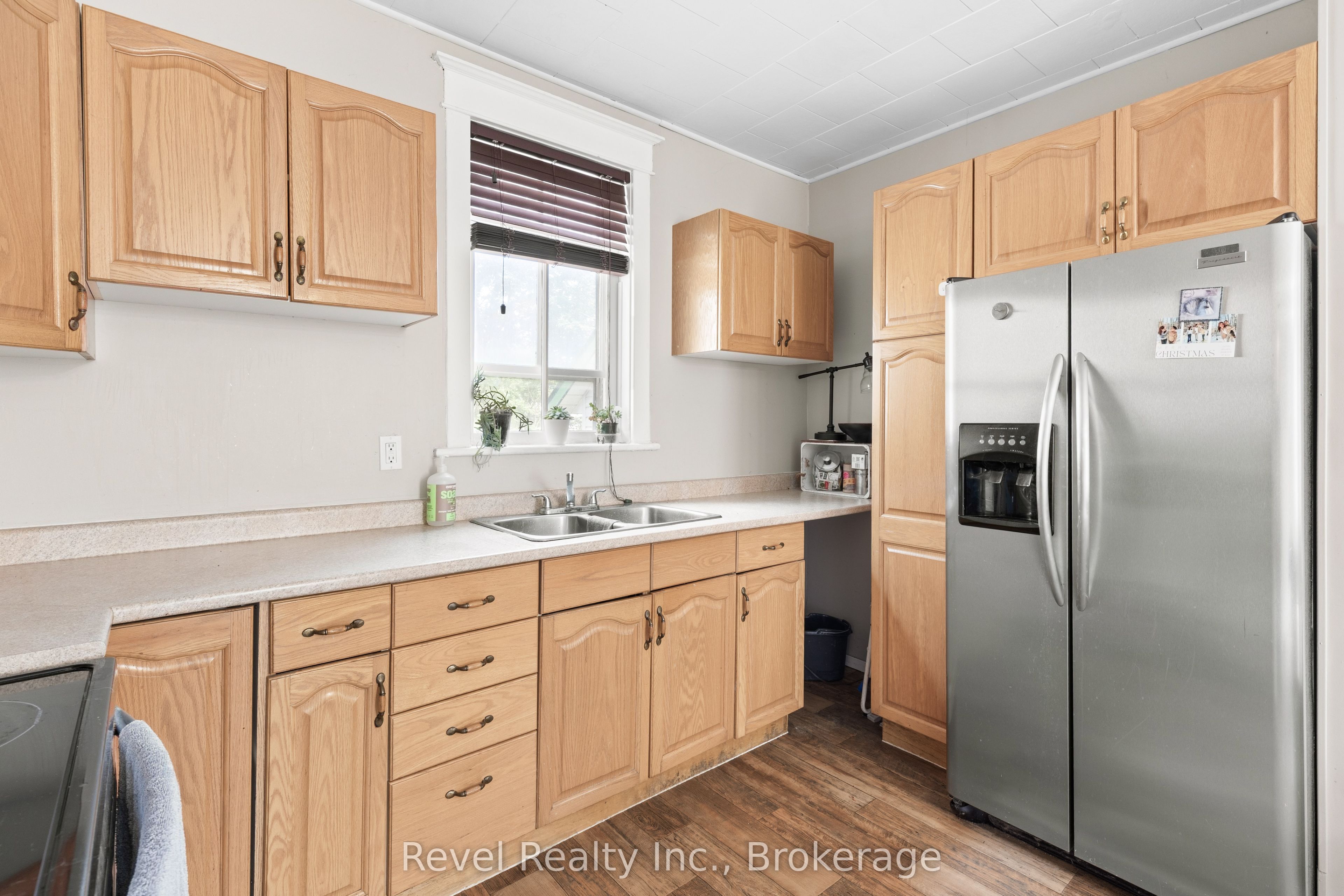 68 William Street S Property Photo 19