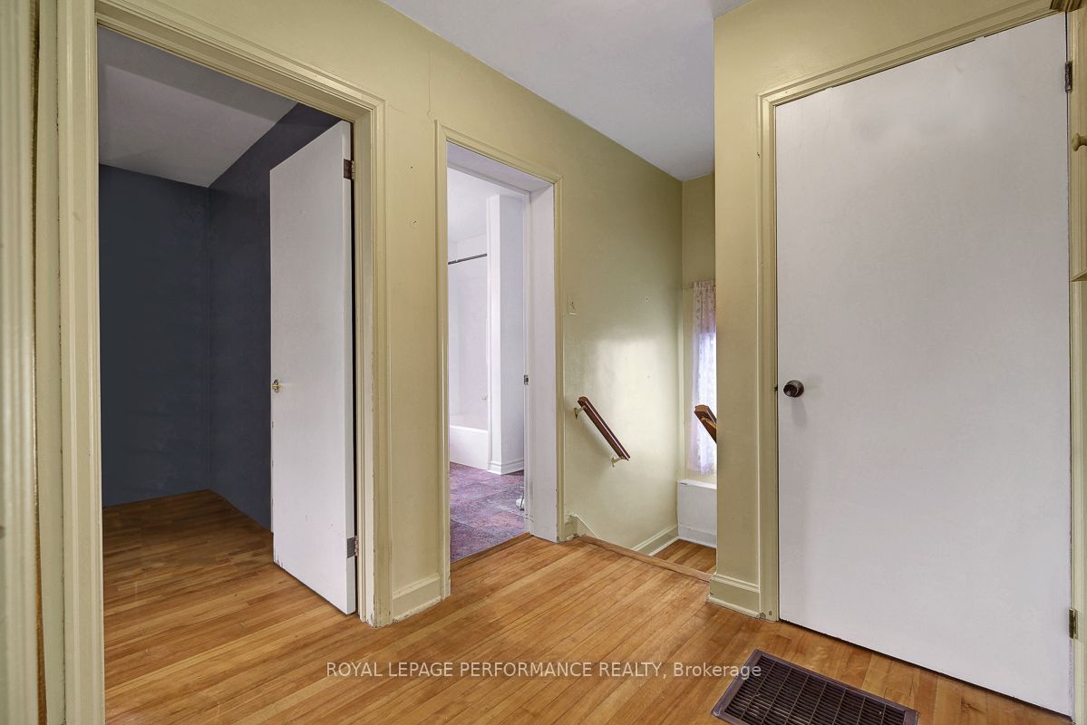 550 Wolffdale Crescent Property Photo 18