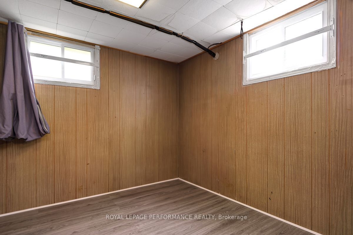 550 Wolffdale Crescent Property Photo 28