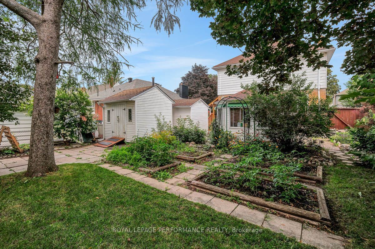 550 Wolffdale Crescent Property Photo 35