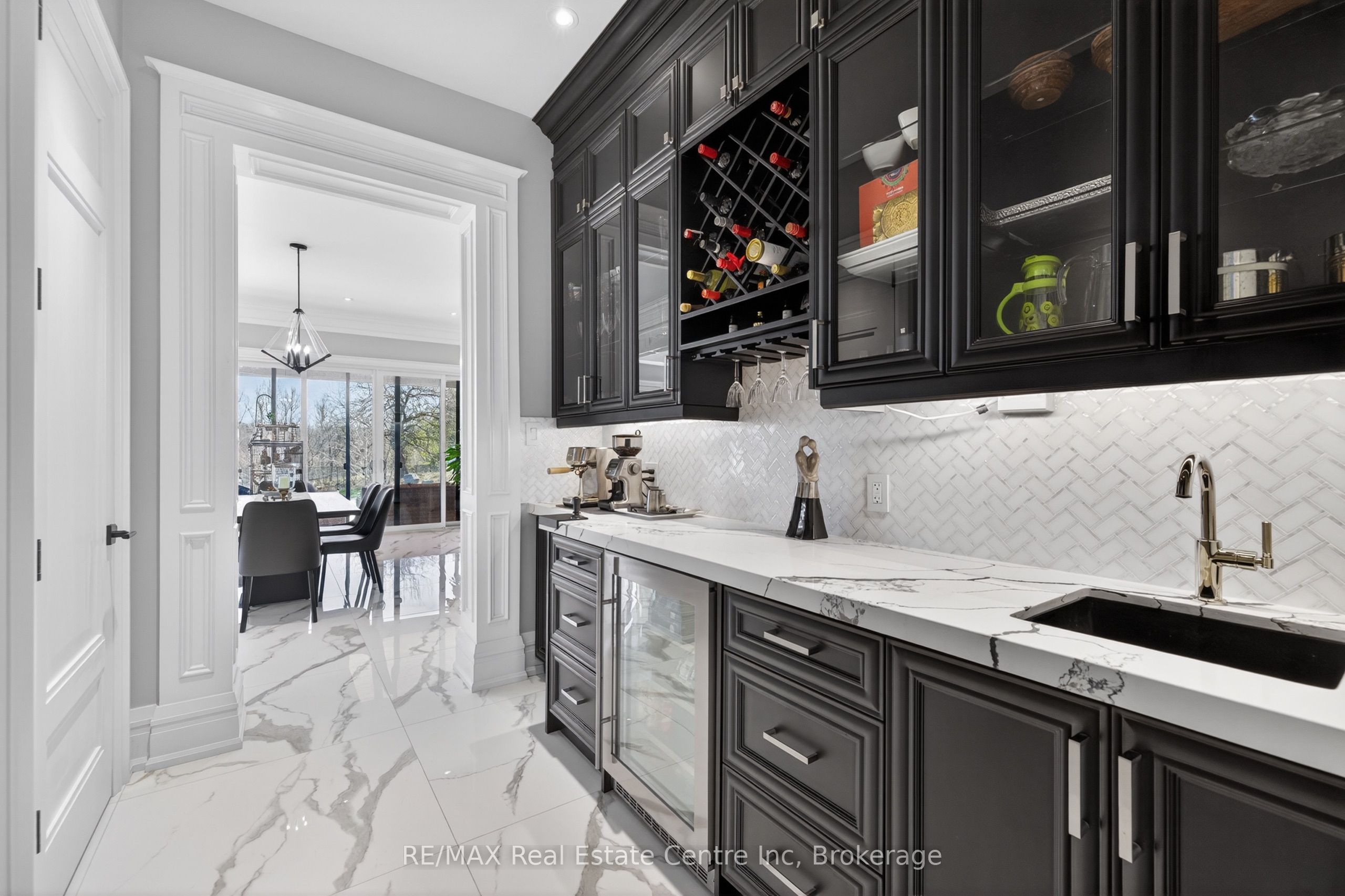 7645 Maltby Road E Property Photo 25