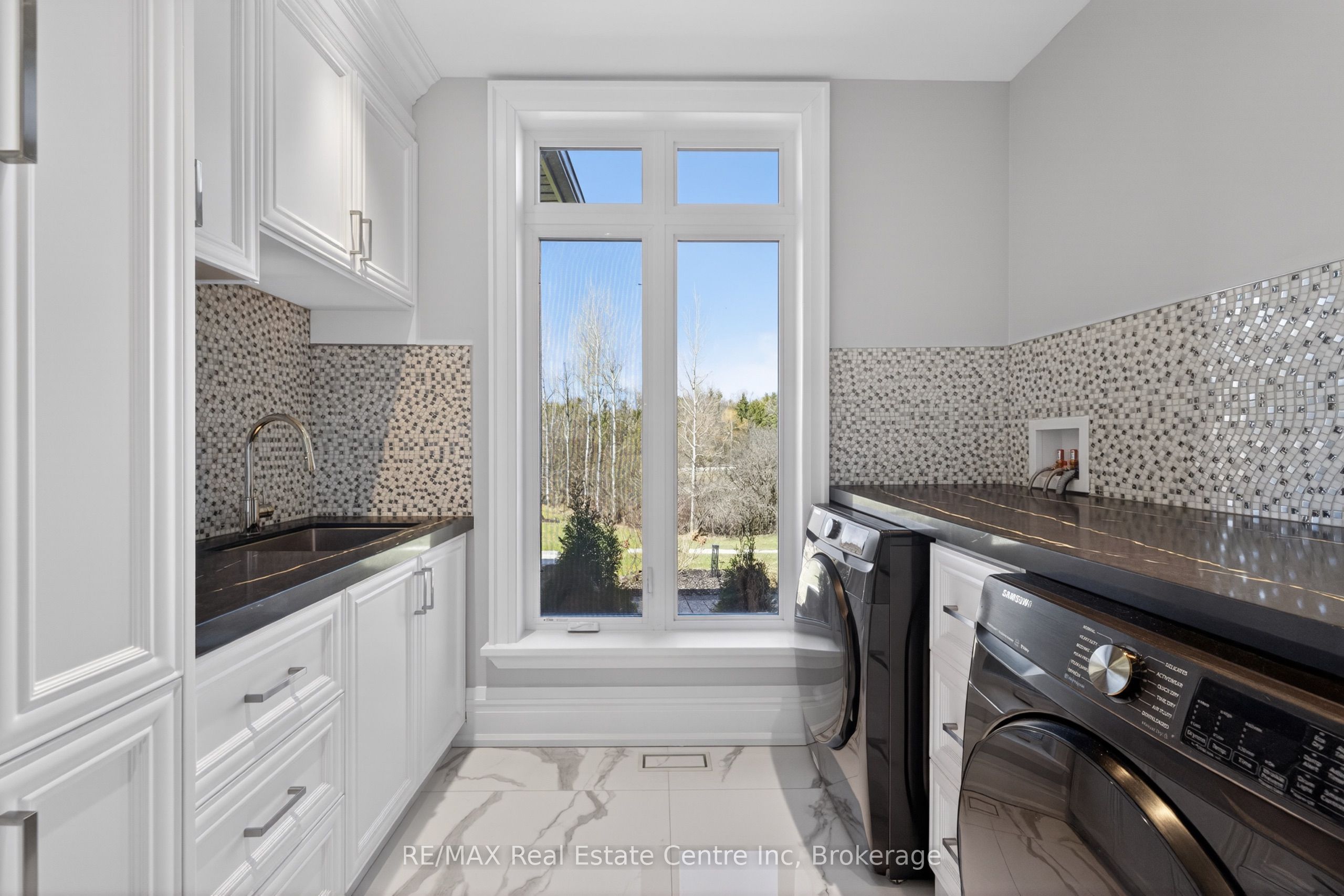 7645 Maltby Road E Property Photo 27