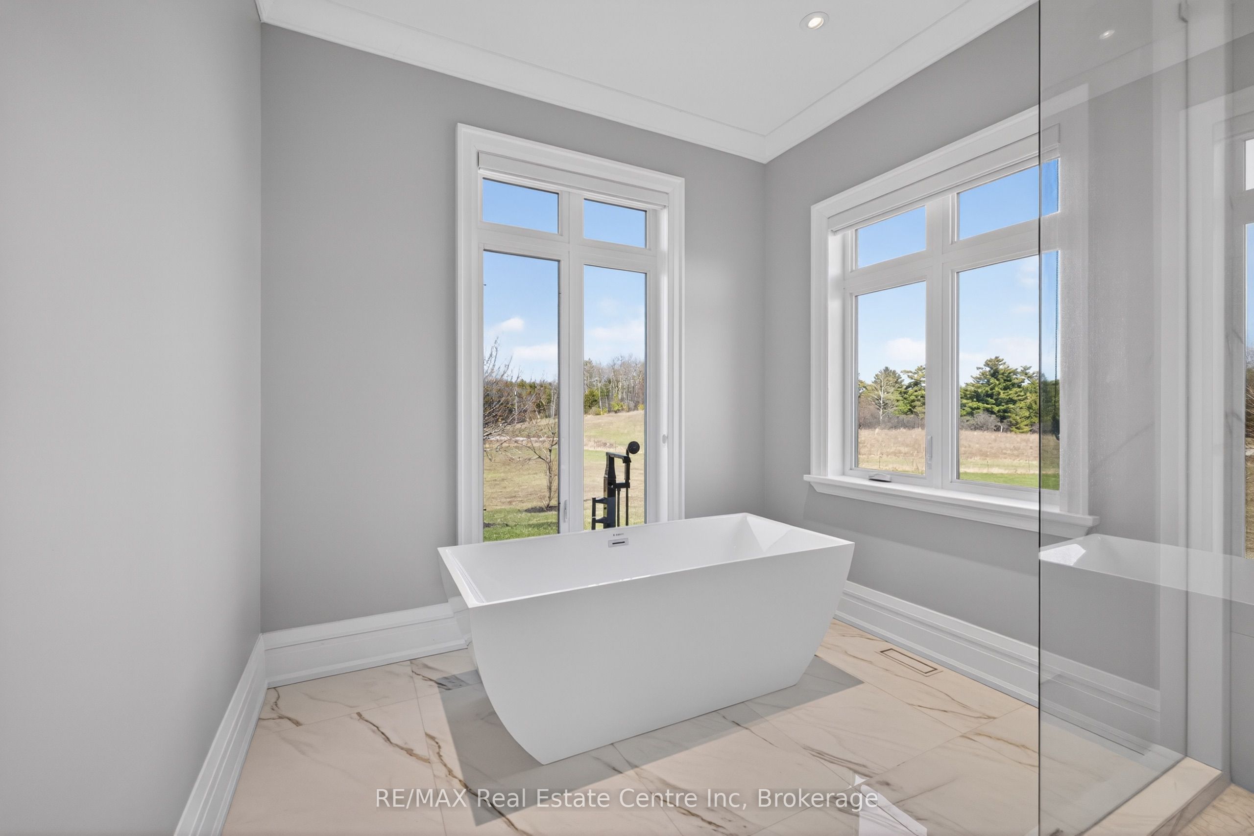 7645 Maltby Road E Property Photo 32