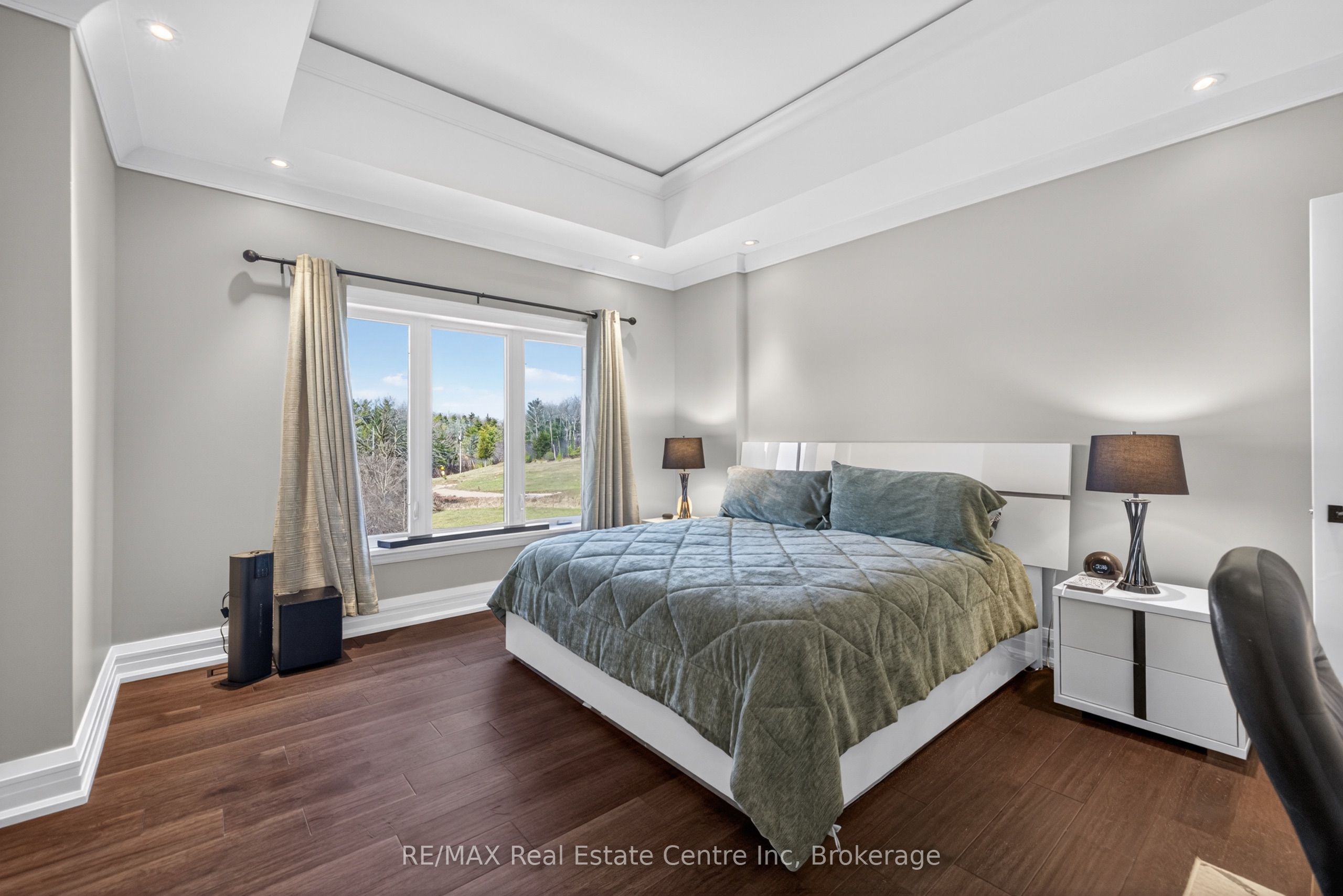 7645 Maltby Road E Property Photo 39