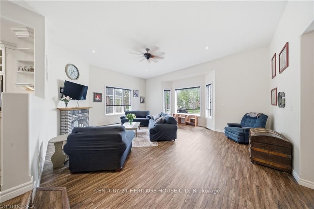 5 Echo Villa Avenue Property Photo 9