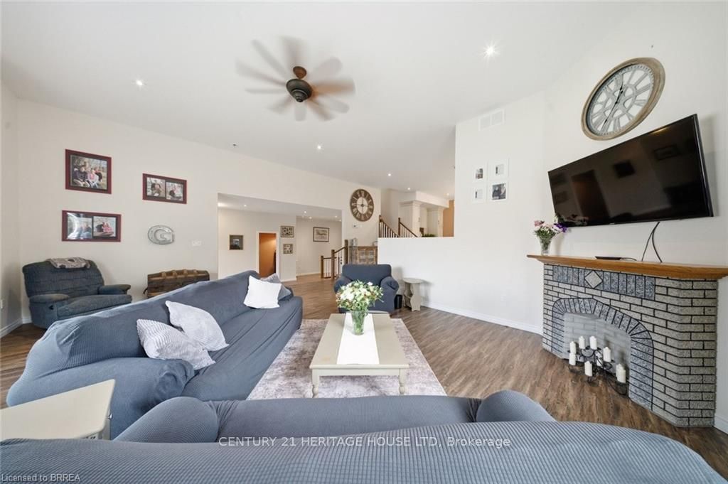 5 Echo Villa Avenue Property Photo 11