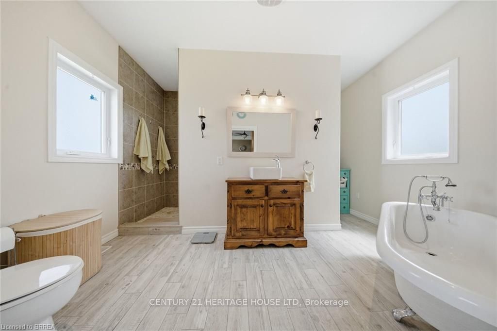 5 Echo Villa Avenue Property Photo 25