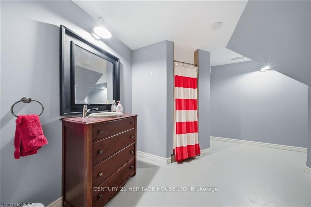 5 Echo Villa Avenue Property Photo 31