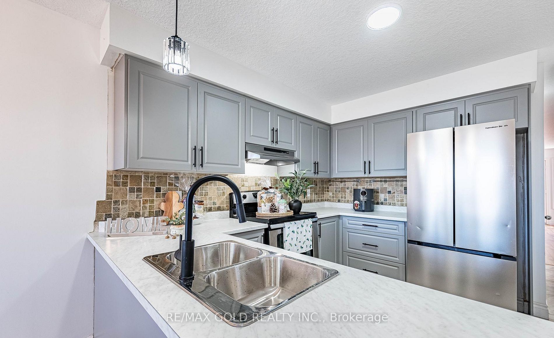 50 Howe Drive 5a Property Photo 3
