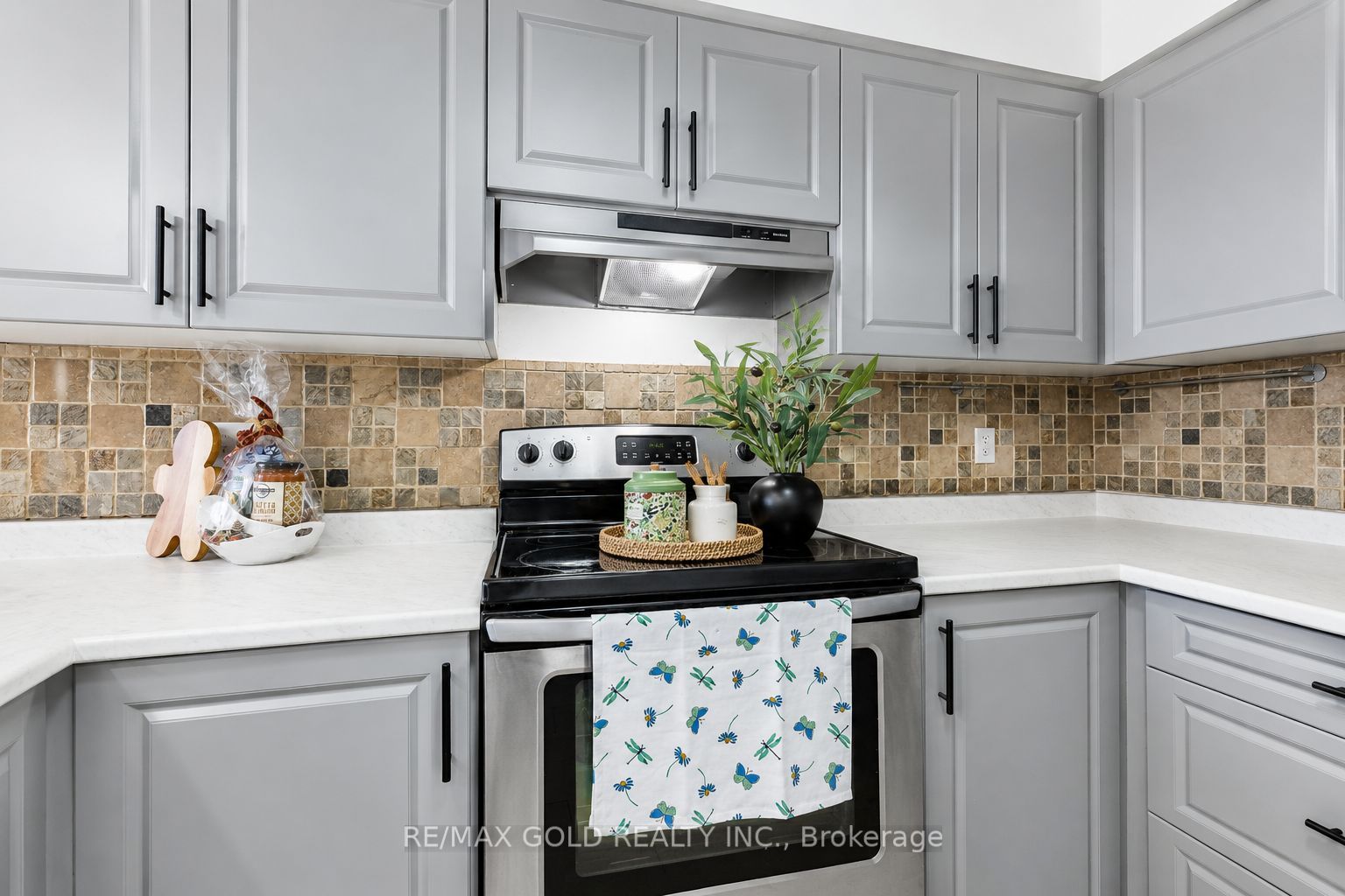 50 Howe Drive 5a Property Photo 6
