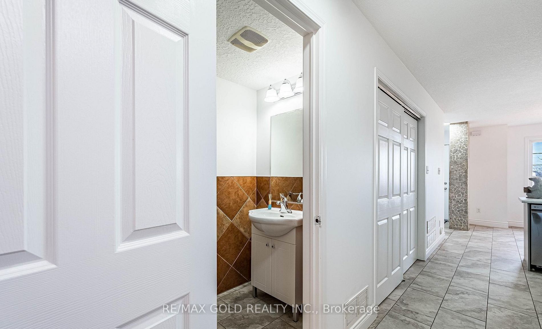 50 Howe Drive 5a Property Photo 14