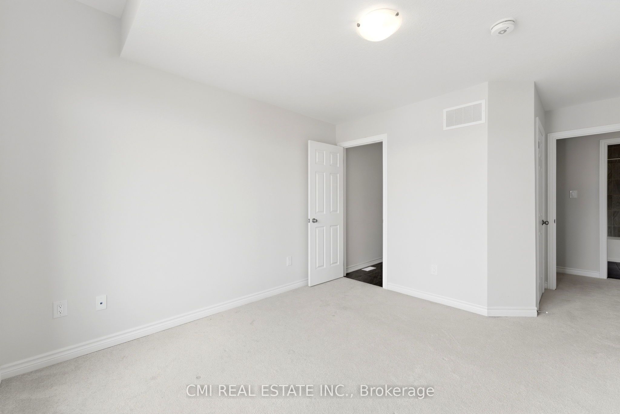 677 Park Road N 126 Property Photo 25