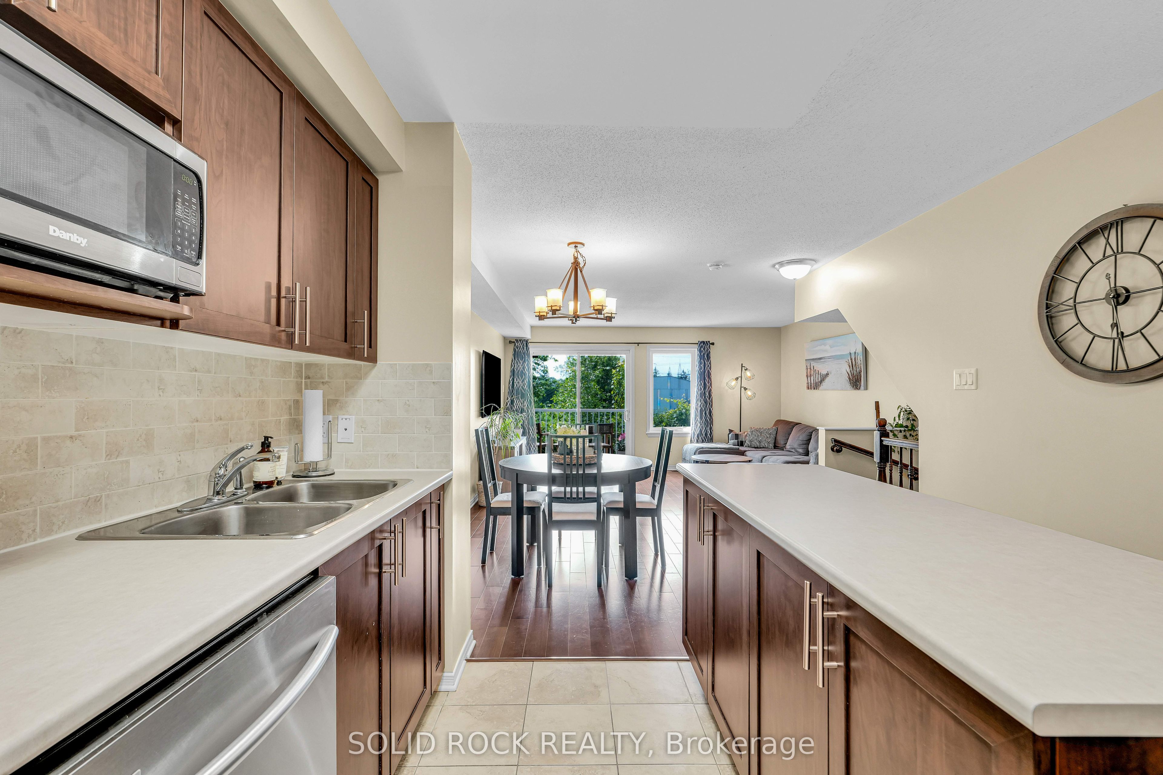 645 Reardon Private Property Photo 11