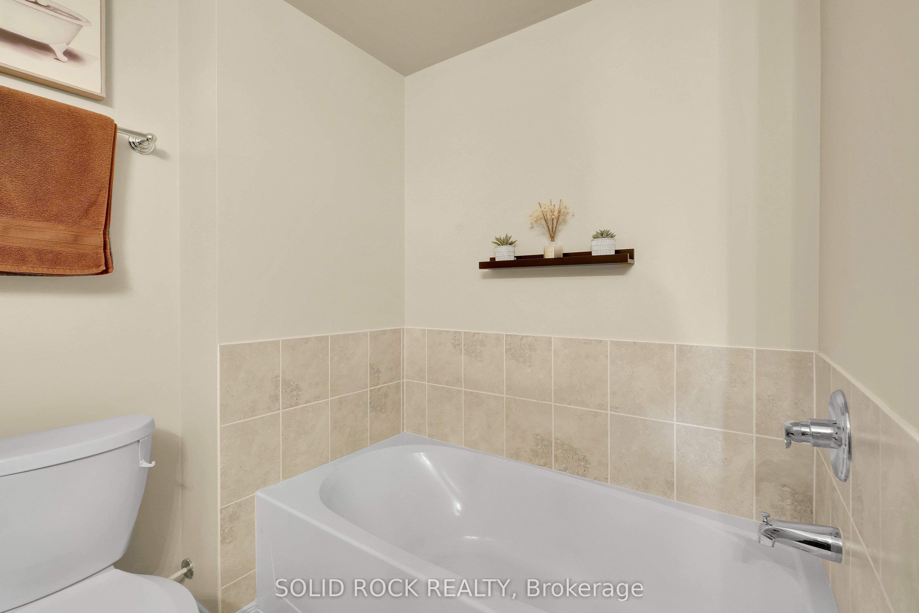 645 Reardon Private Property Photo 29