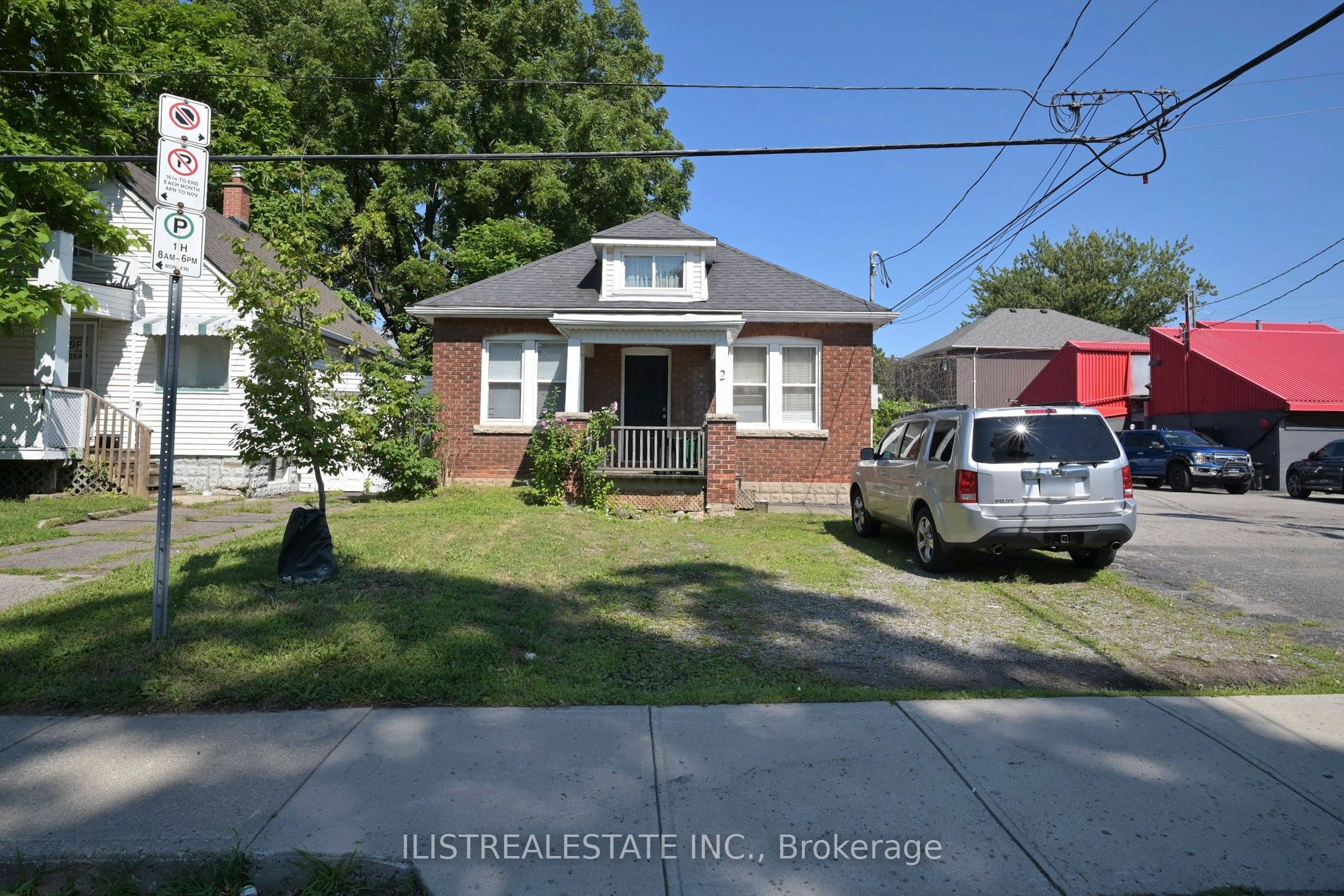 2 Norfolk Street N Property Photo 4