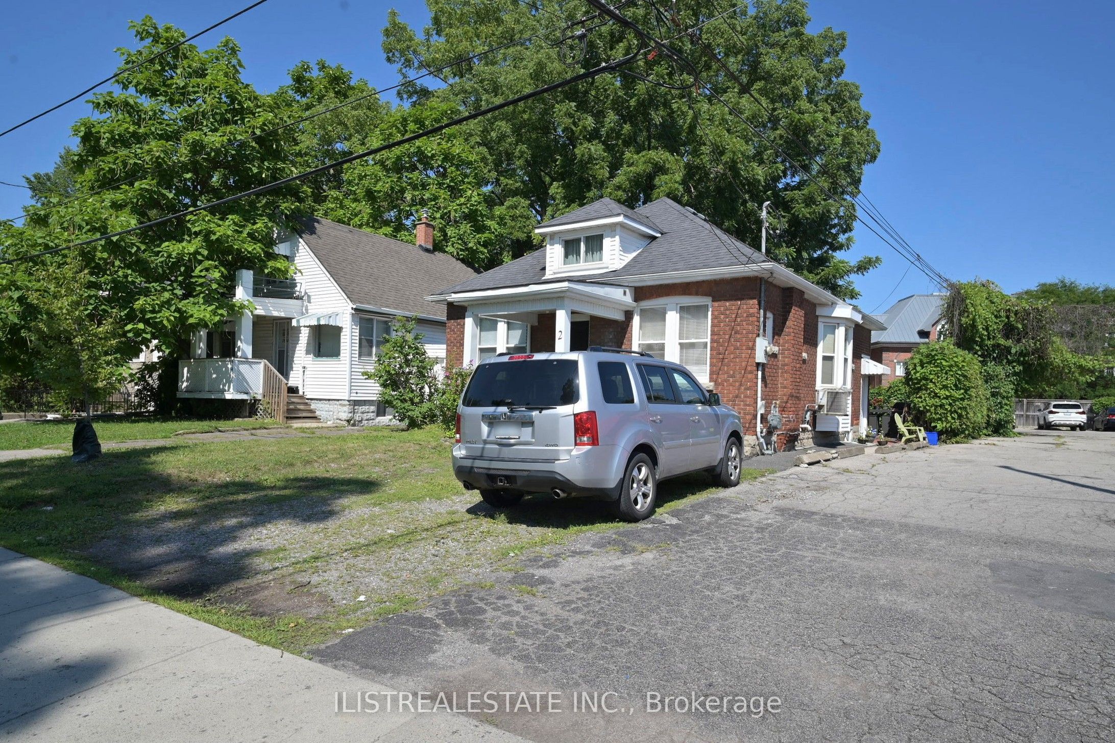 2 Norfolk Street N Property Photo 5