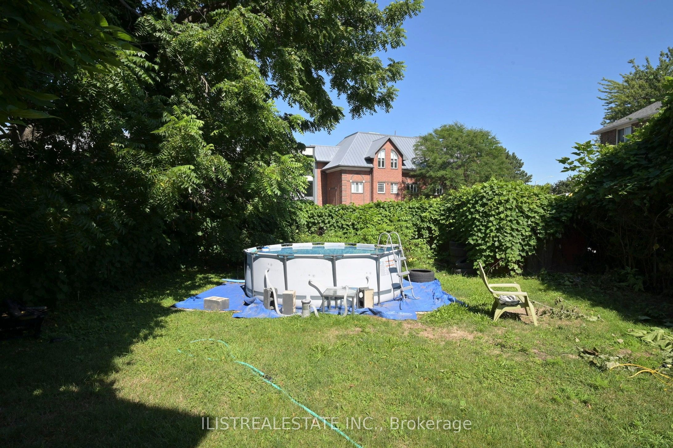 2 Norfolk Street N Property Photo 7