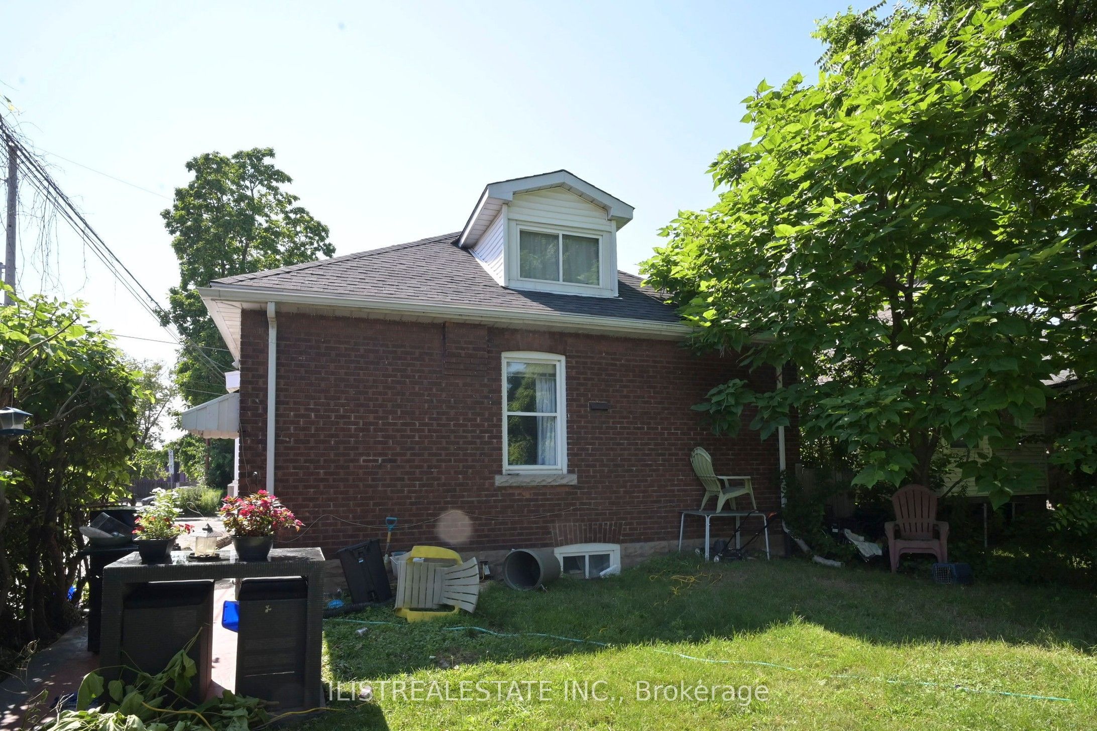 2 Norfolk Street N Property Photo 9