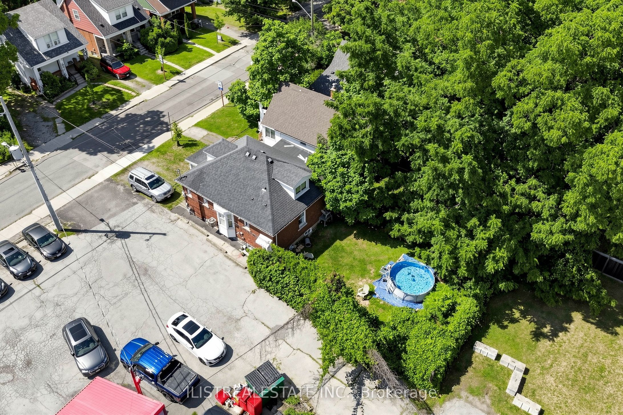 2 Norfolk Street N Property Photo 10