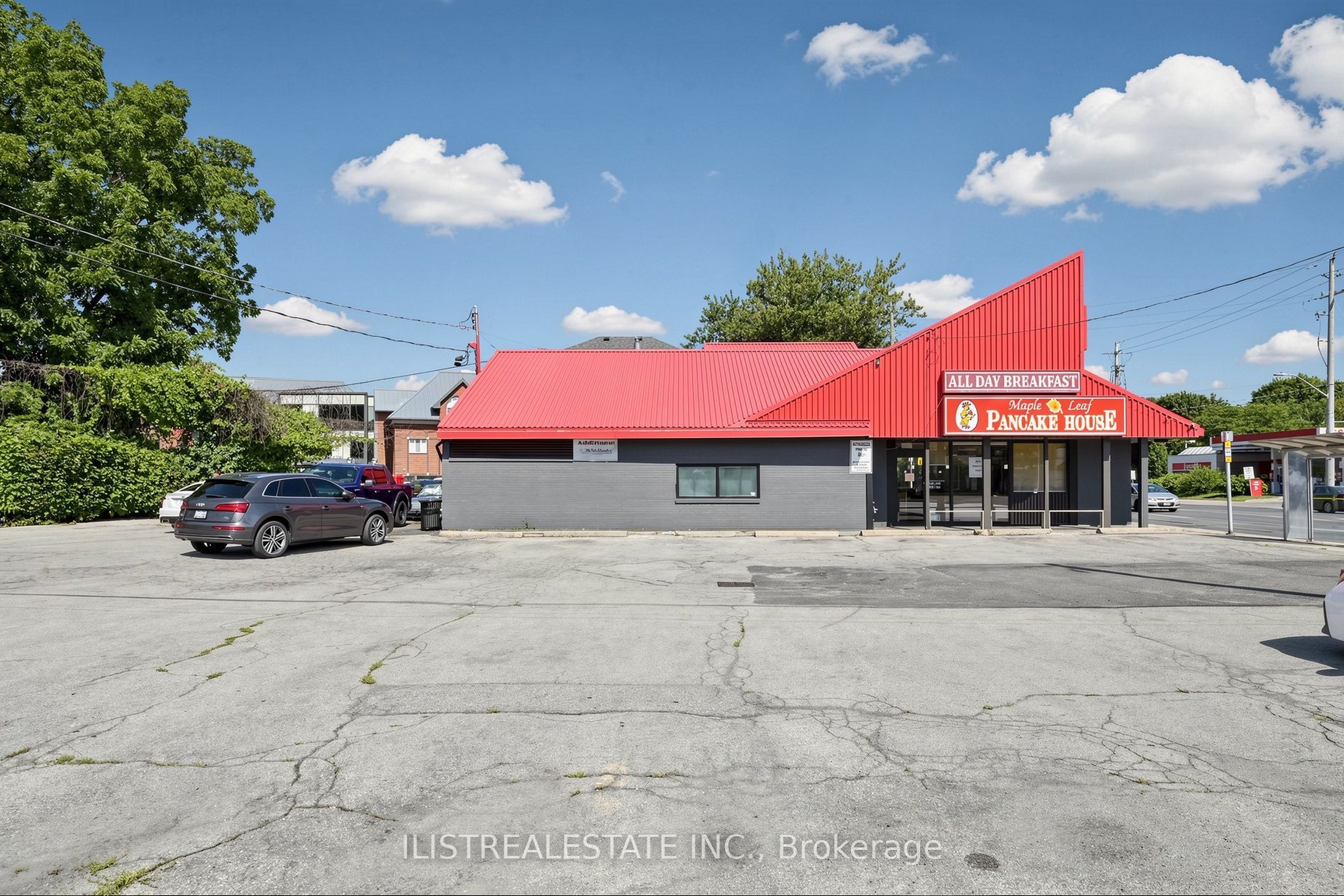 1520 Main Street W Property Photo 10