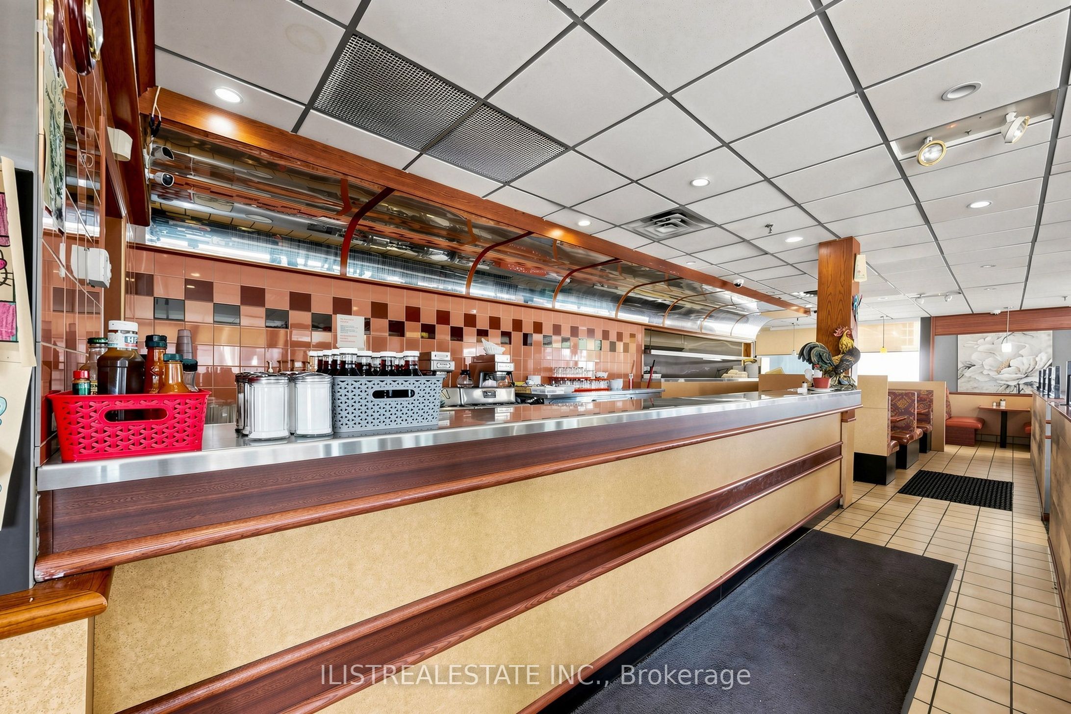 1520 Main Street W Property Photo 28